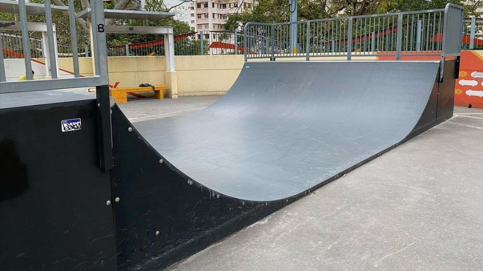 Chai Wan Pool-side Garden — photo 1