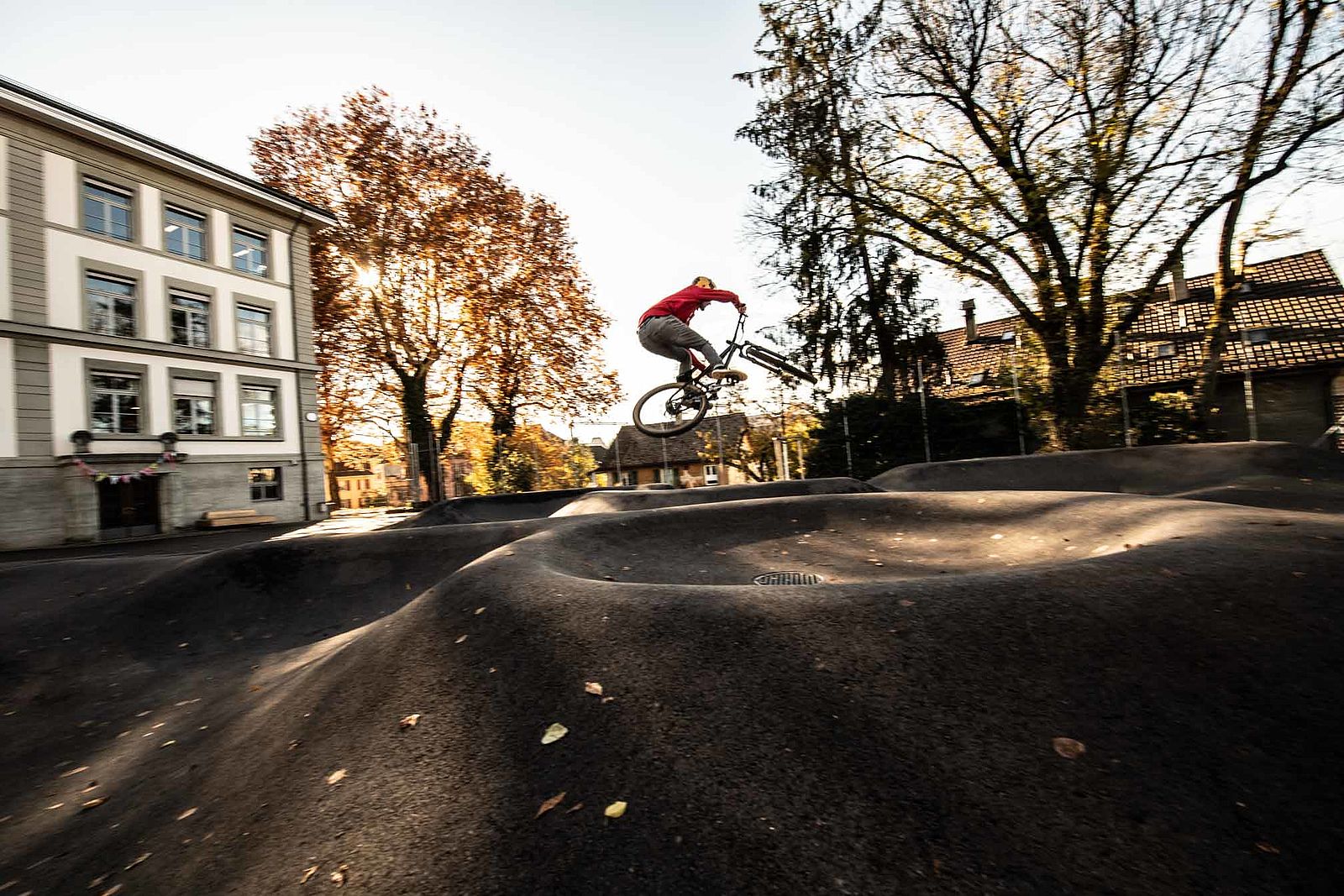 Velosolutions Pumptrack Schulhaus Lorraine Bern — photo 1