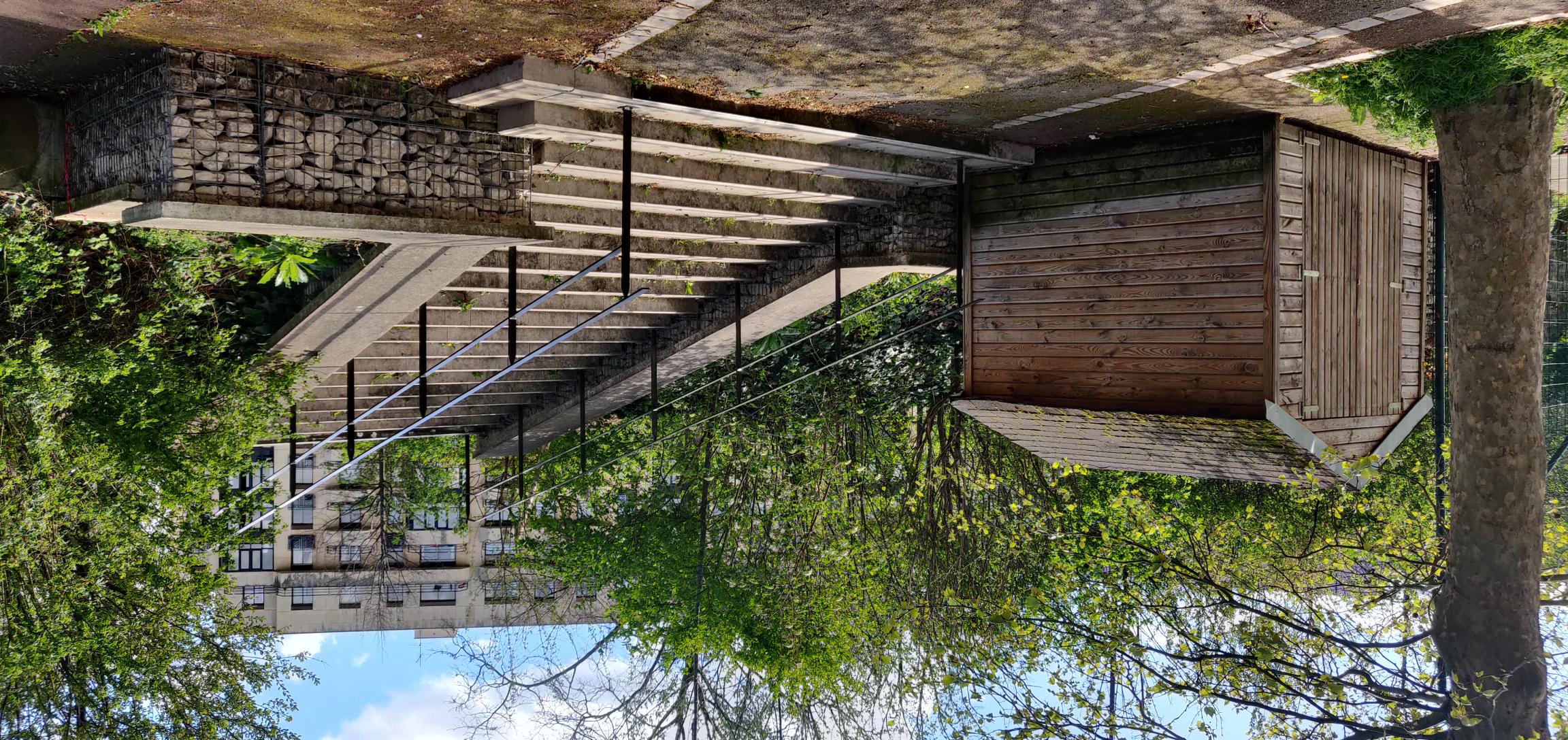 Rail Meudon street — photo 1