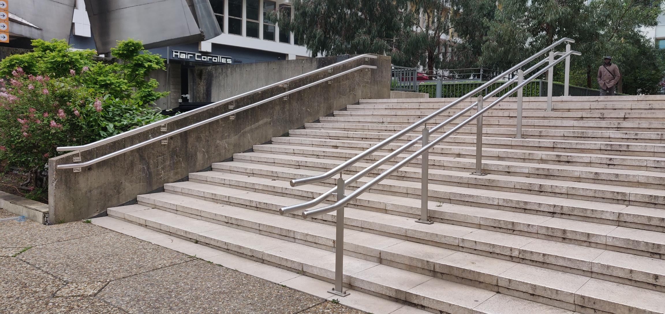 Handrails La Défense — photo 1