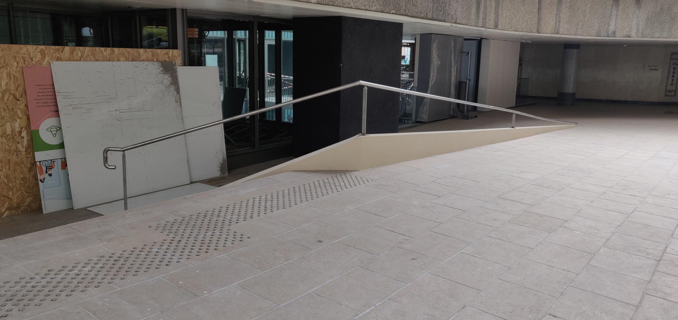 Pole Jam rail La Défense — photo 1