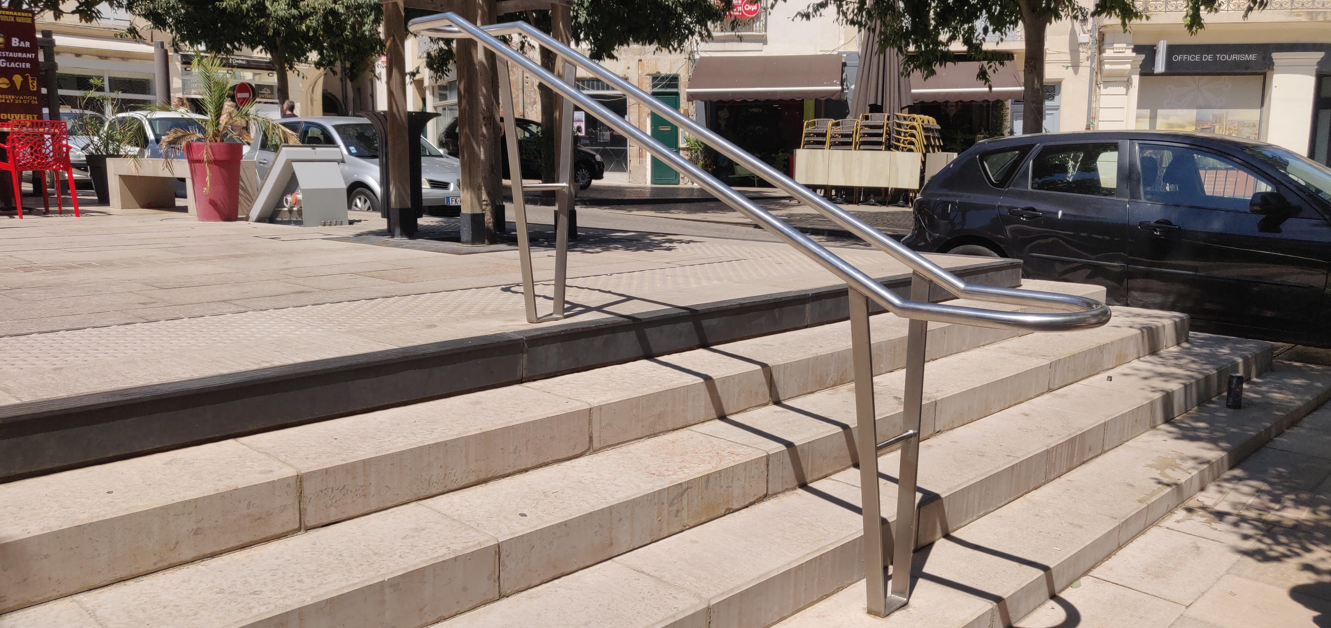 Handrail Av. Alphonse Mas — photo 1