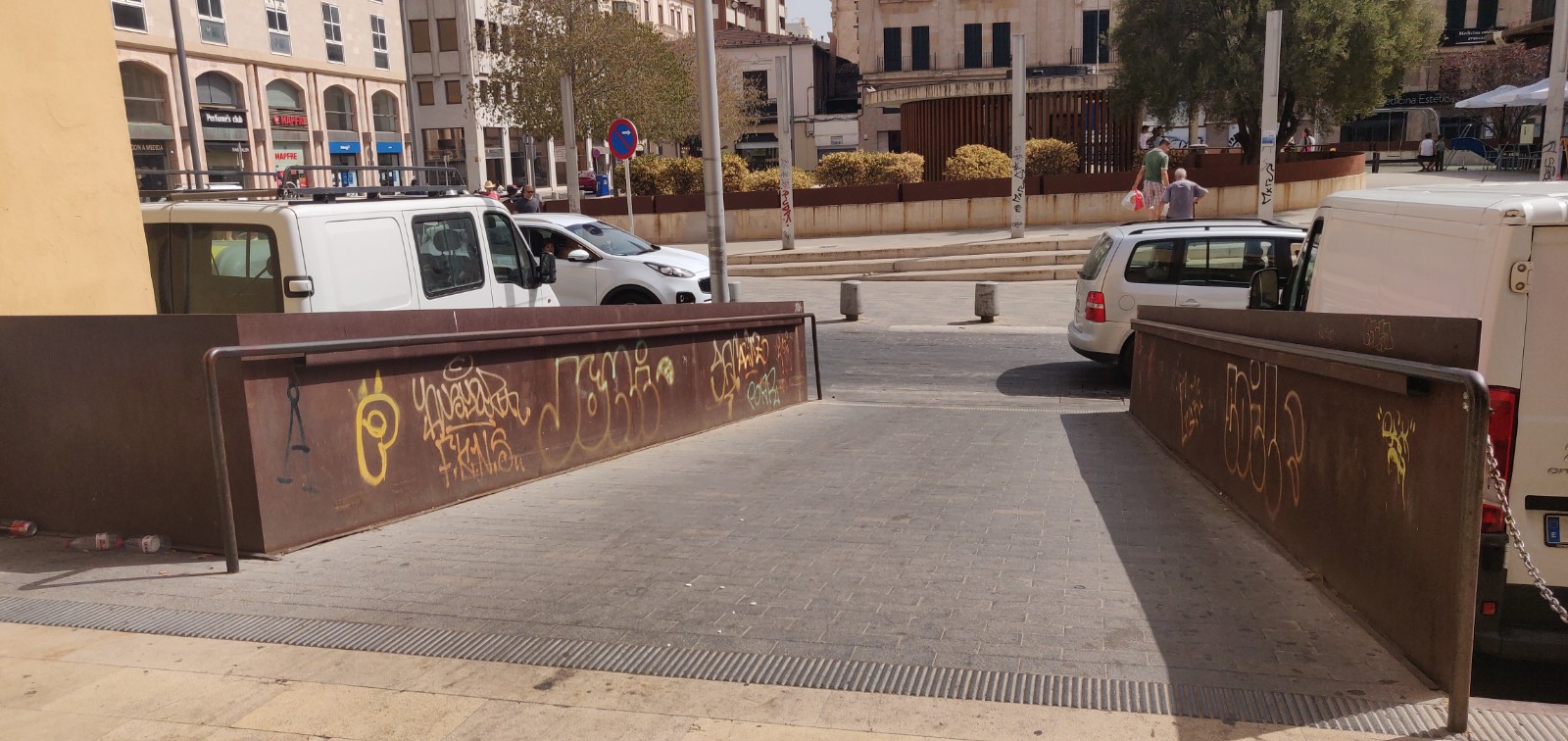 Handrail Mercat de l'Olivar — photo 1