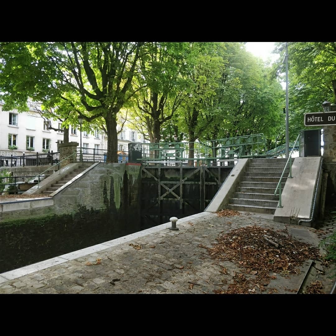 Quai Valmy — photo 1