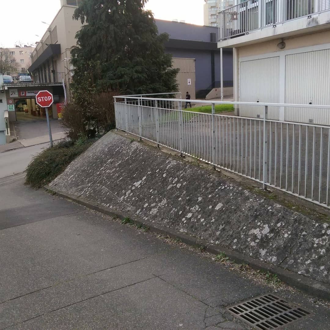 Latouche wall — photo 1