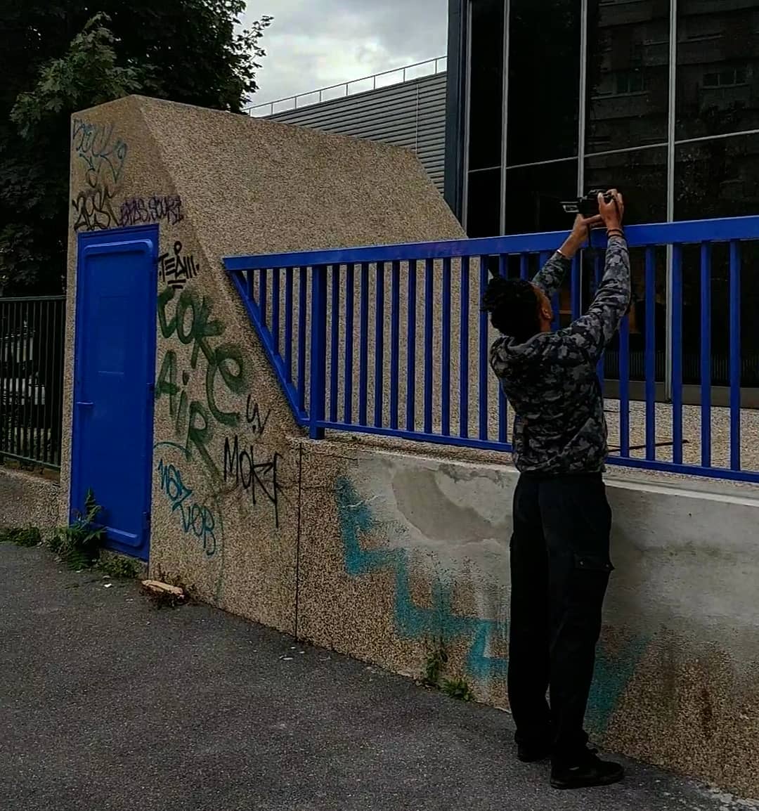 Massive wall to gap — photo 1