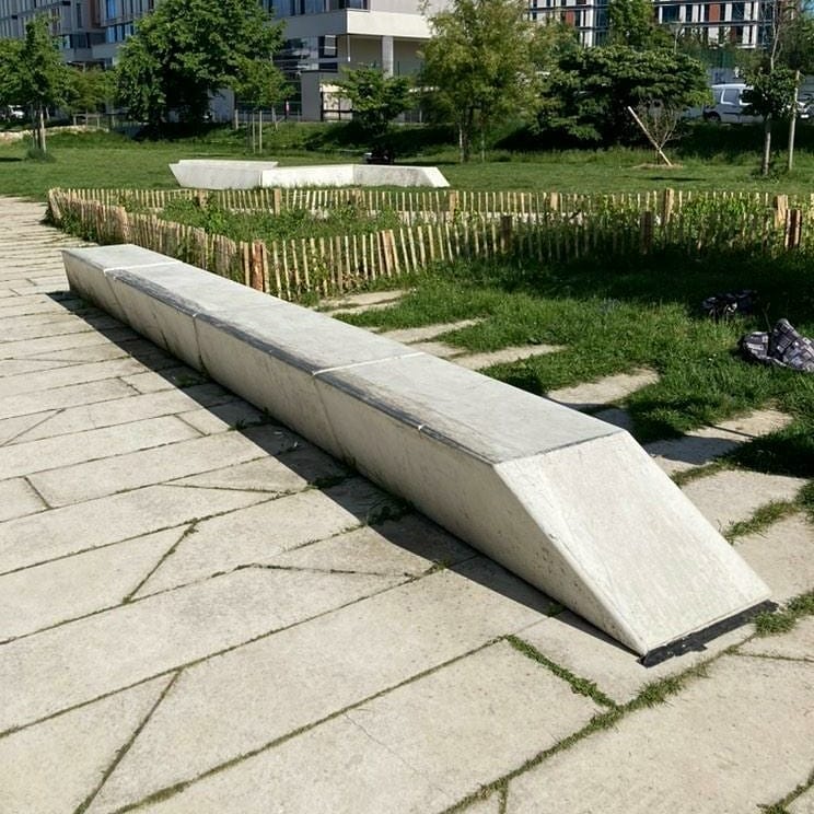 Curbs Cousteau — photo 1