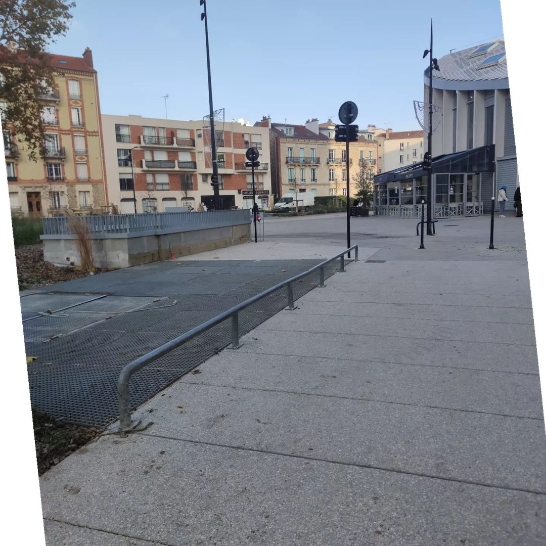 Spot near to Charras market — photo 1
