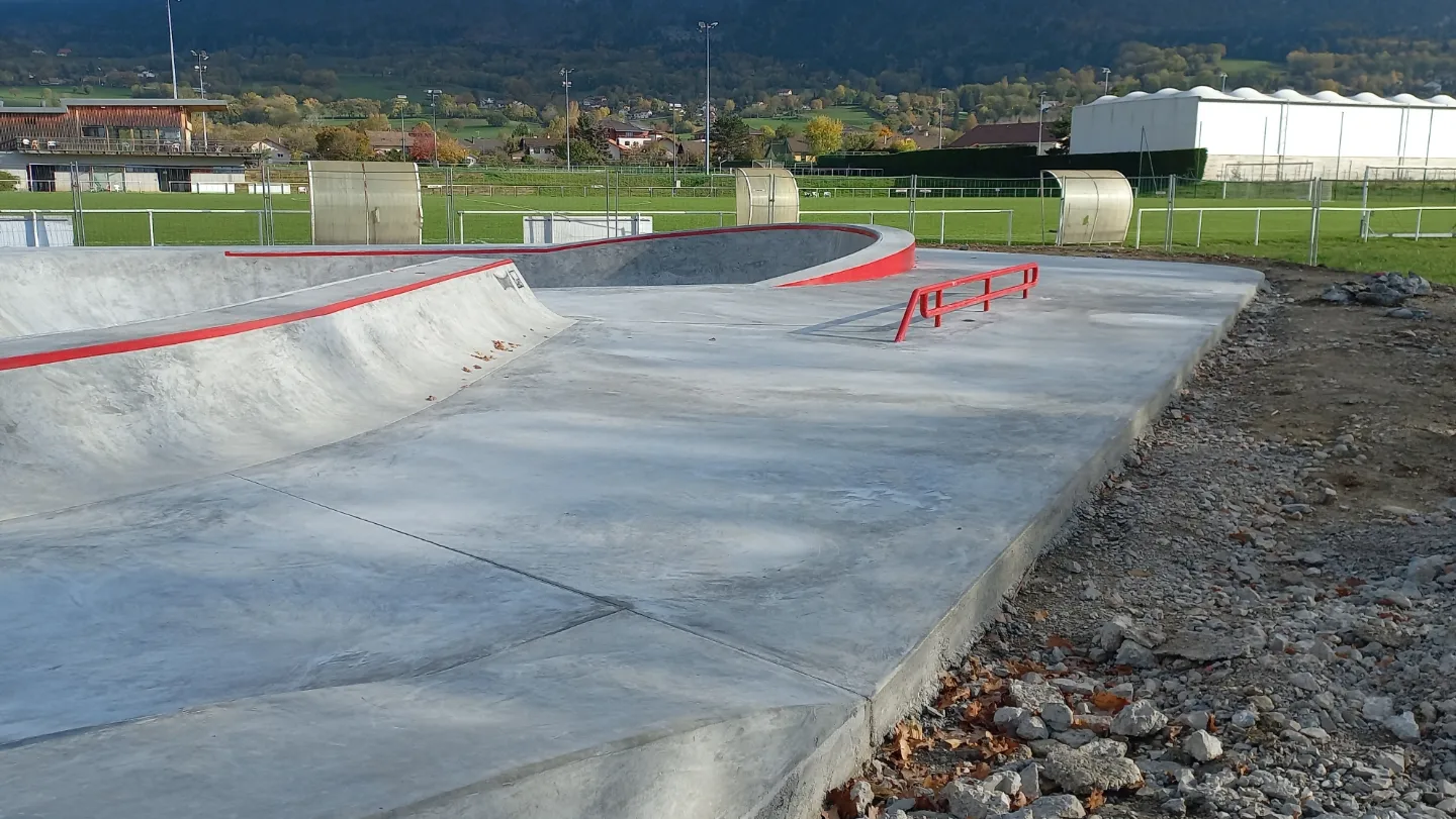 Beaumont Skatepark FR — photo 1