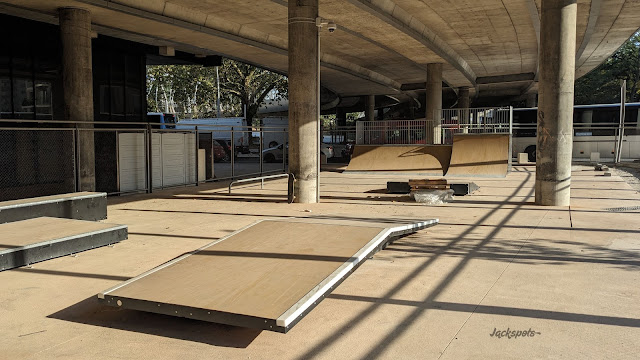 Puteaux skatepark (close to Paris) — photo 1
