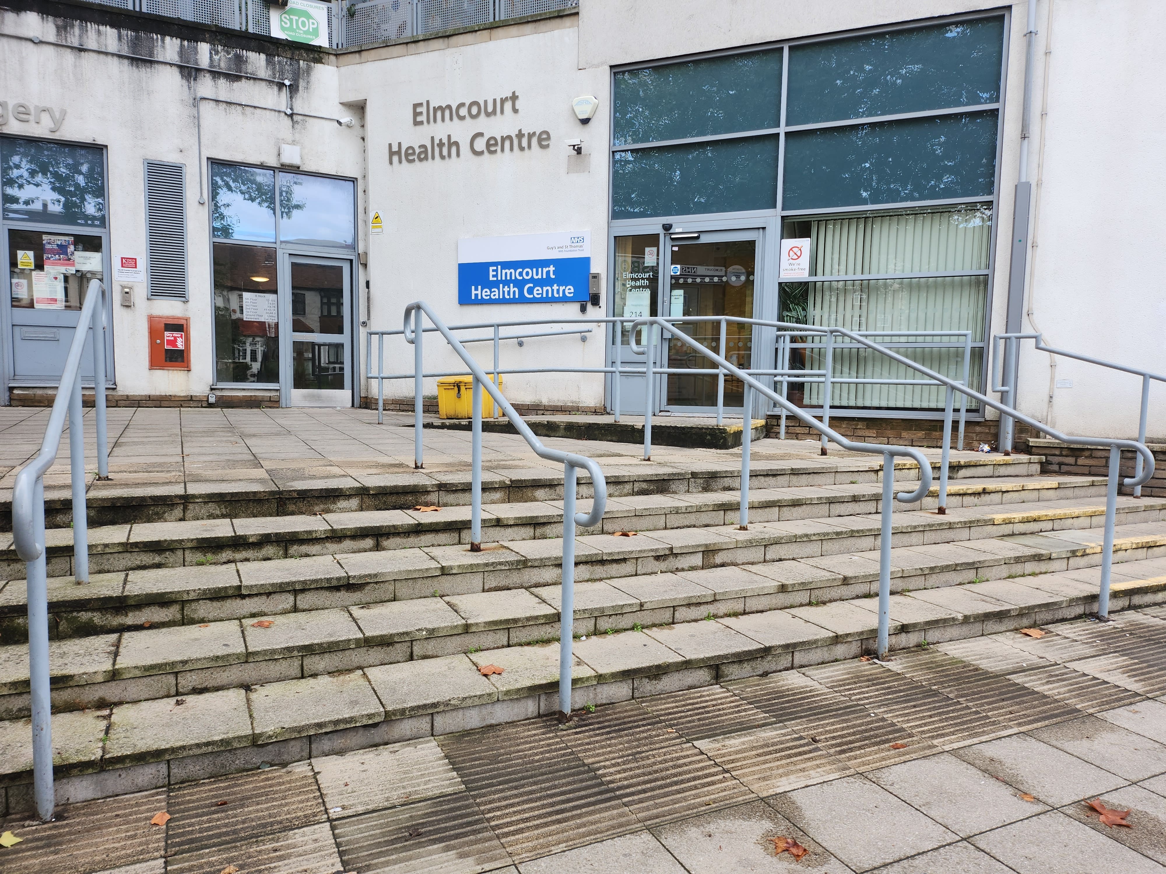 Blue handrail Norwood Rd — photo 1