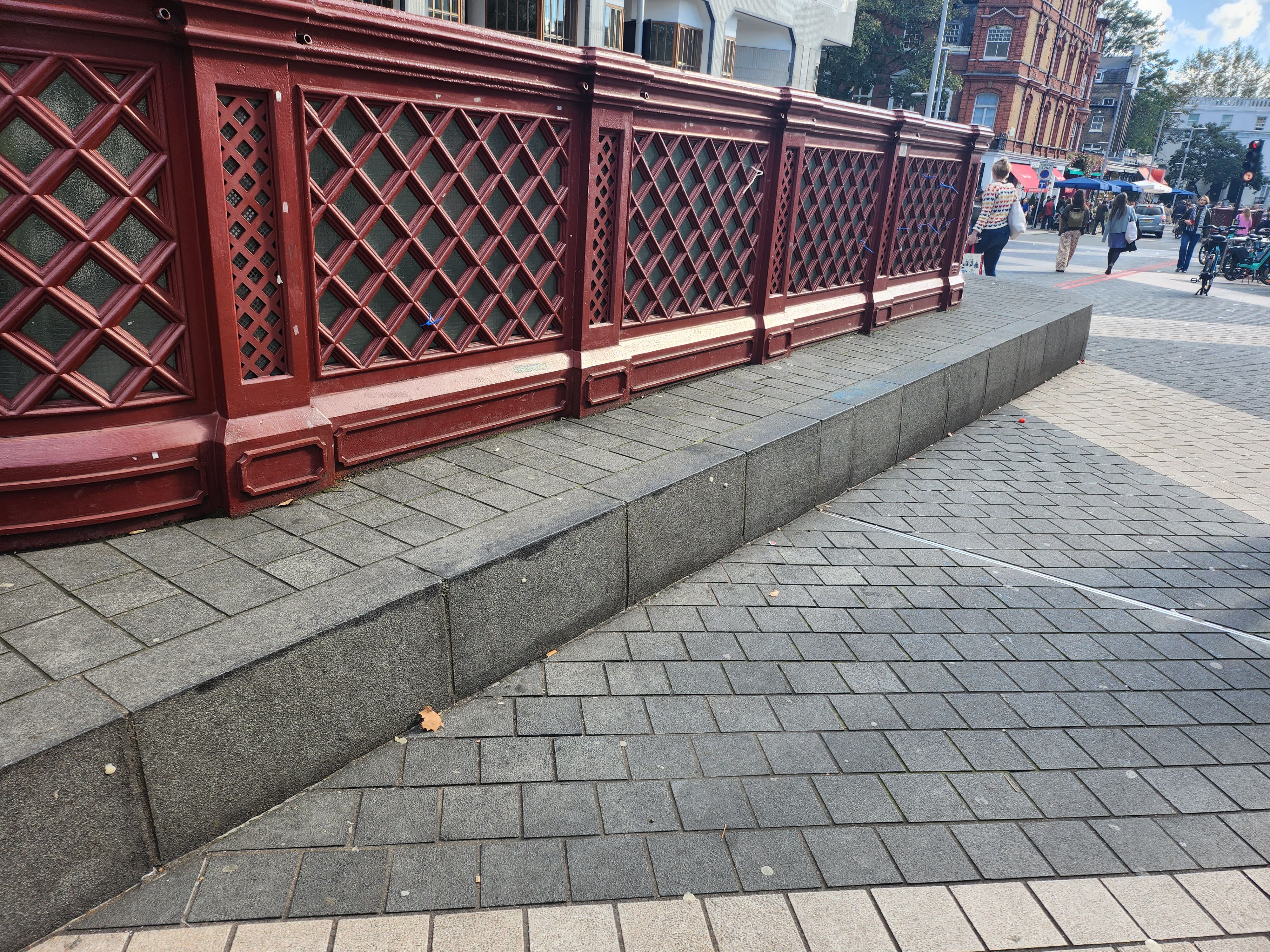 Long curb Natural Museum — photo 1