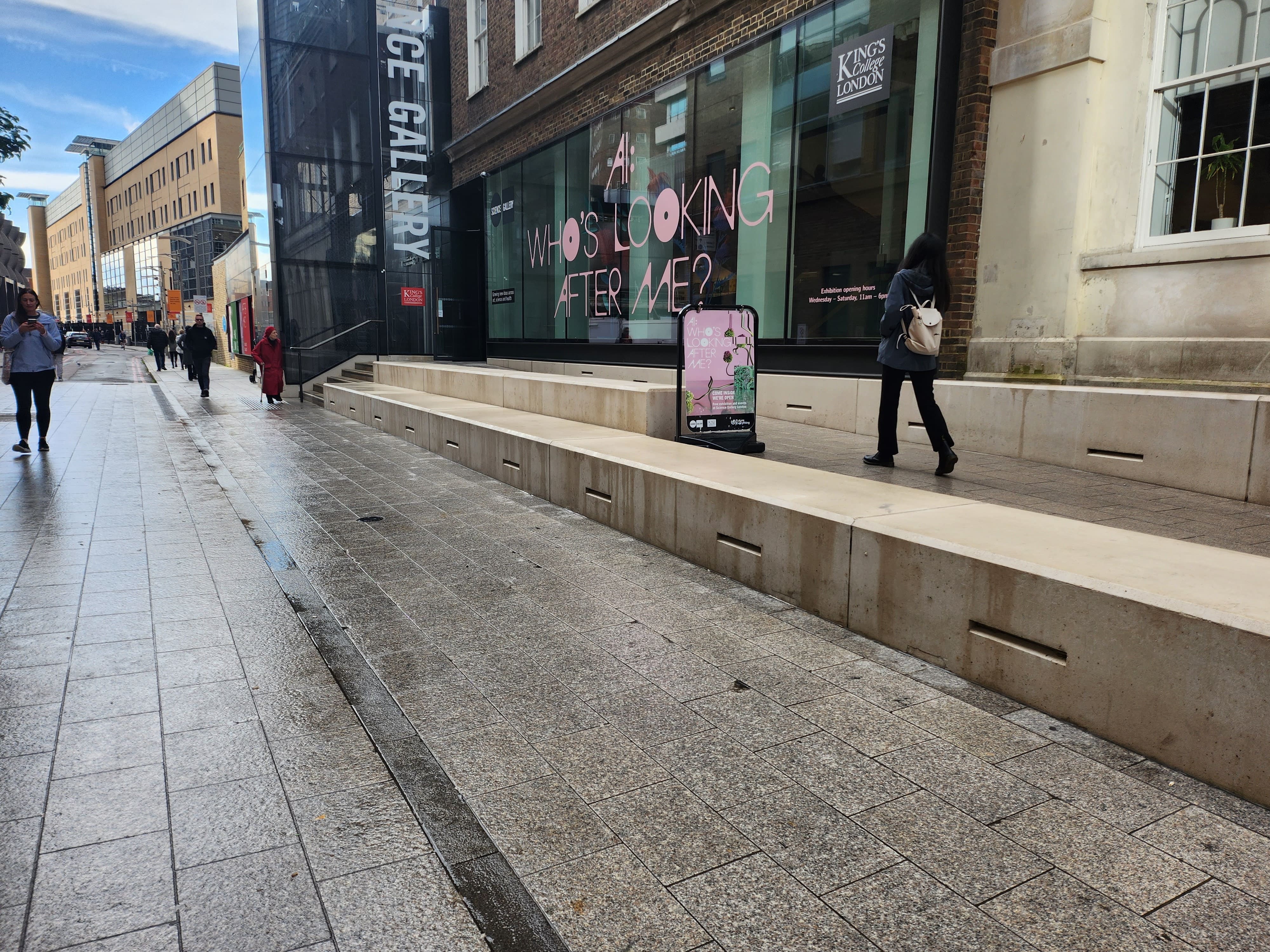 Jump spot with a rail at the end Kings college London — photo 1