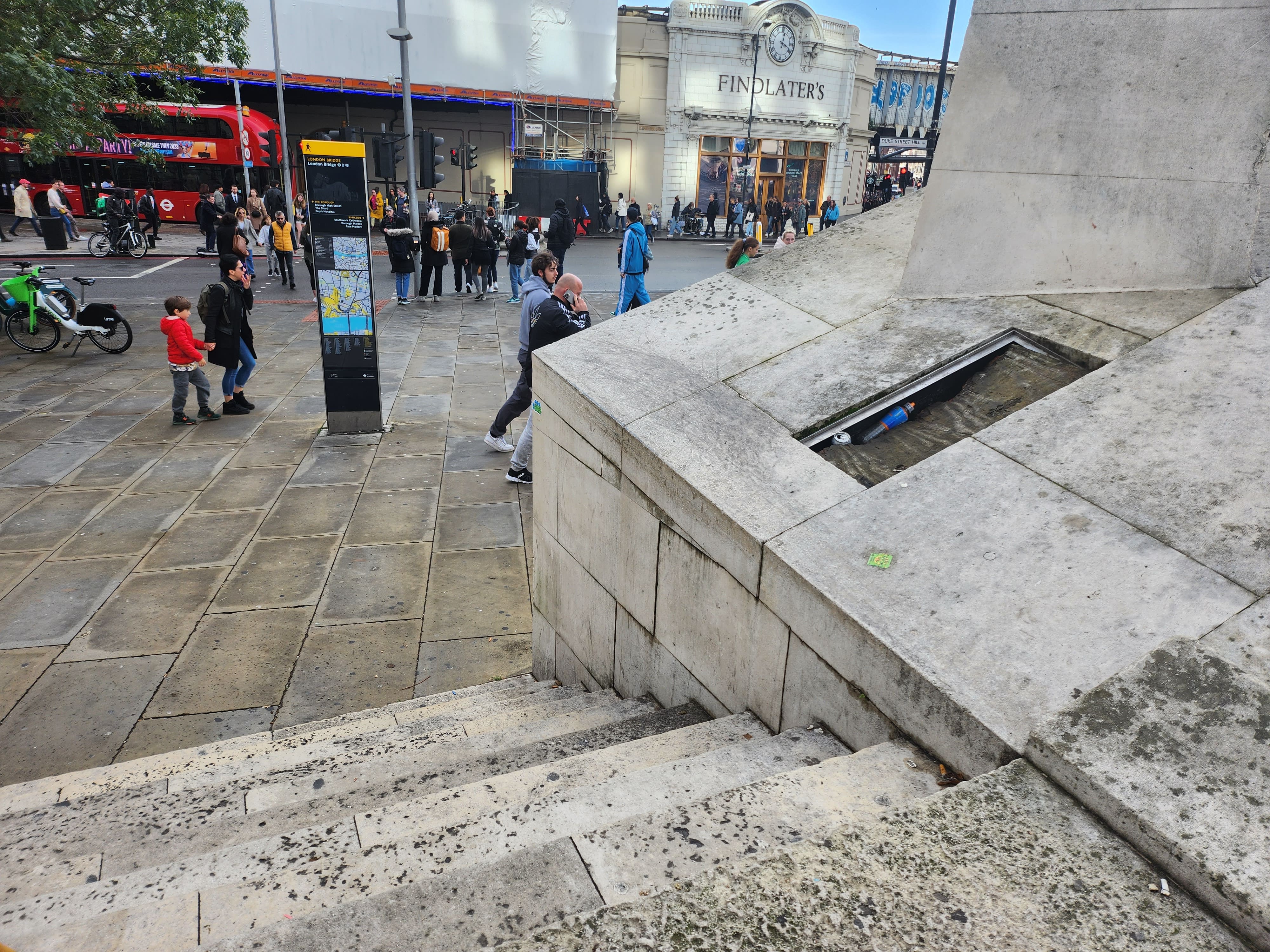 Perfect jump spot London Bridge — photo 1