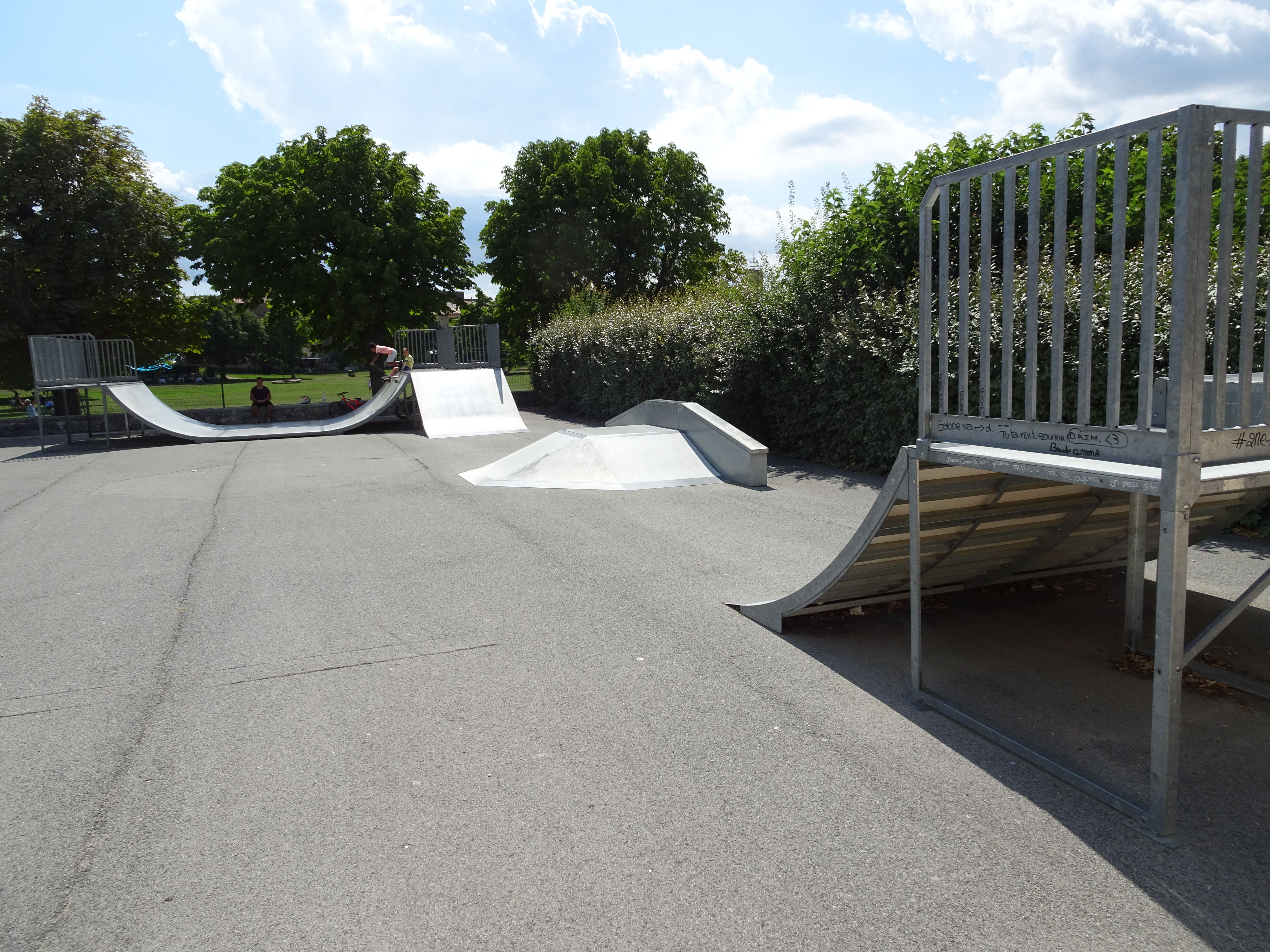 Saint-Vallier-de-Thiey skatepark — photo 1