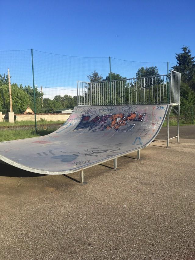 Péronnas skatepark — photo 1