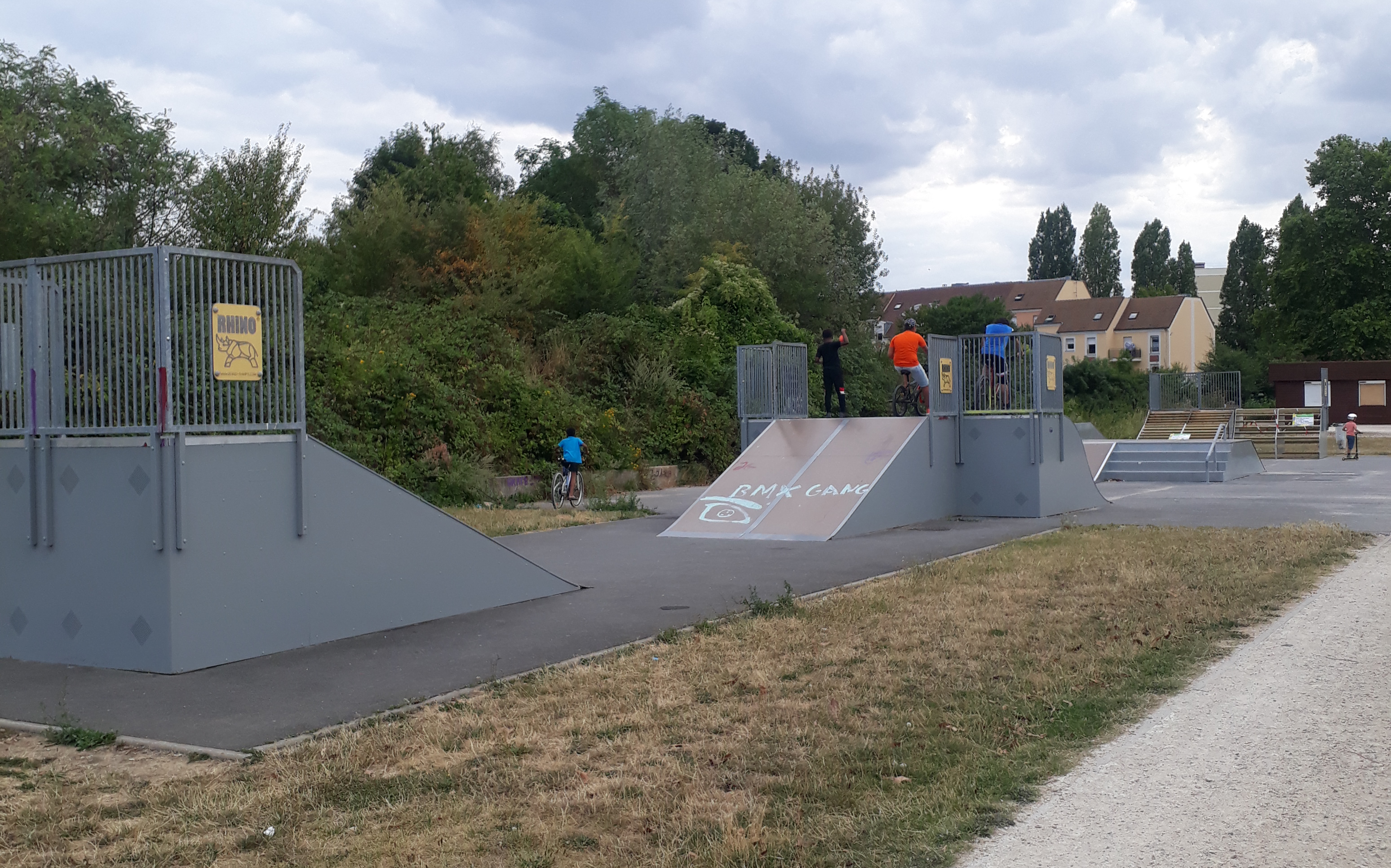 Morsang-sur-Orge skatepark — photo 1