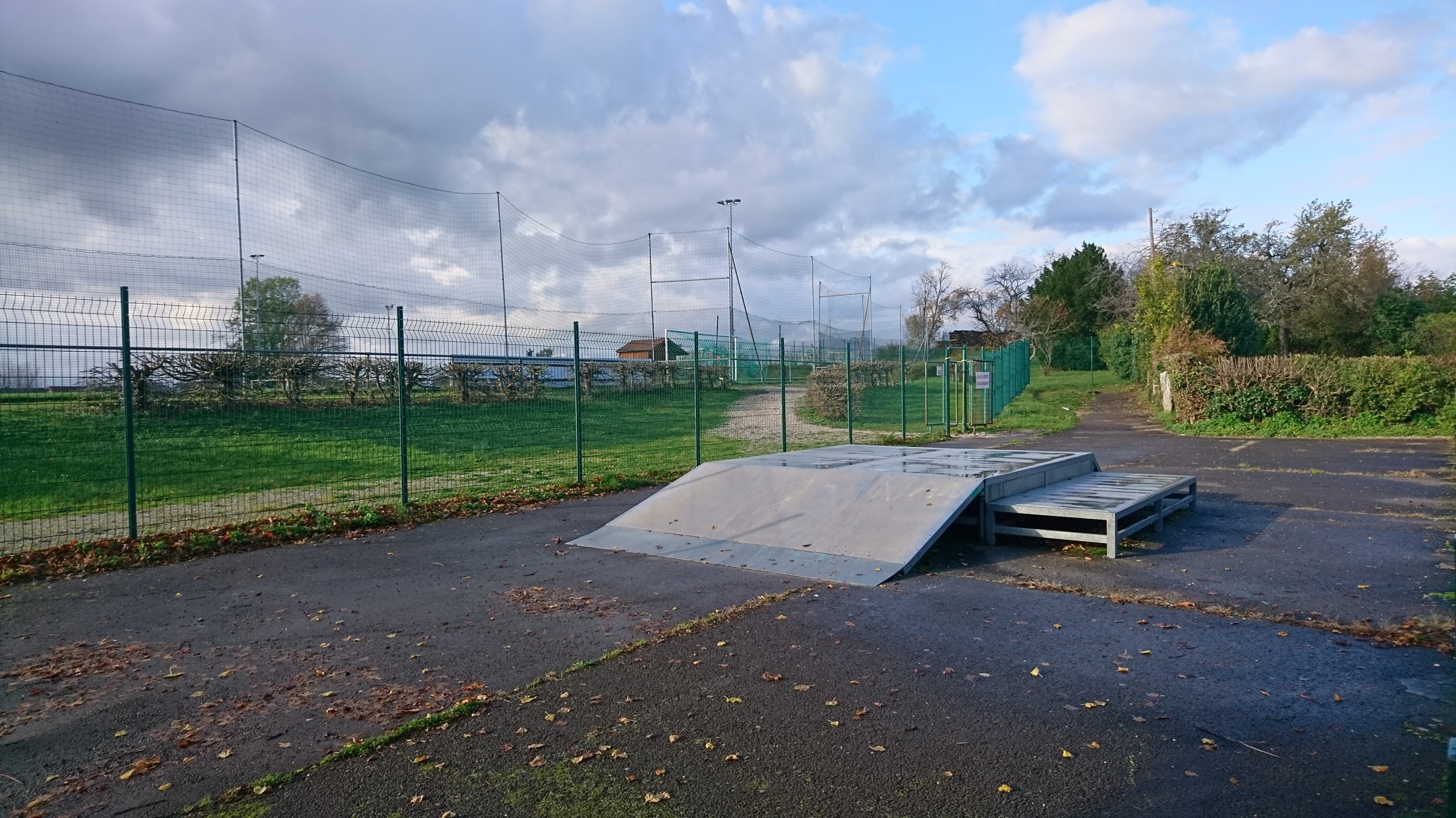 Perrigny skatepark — photo 1