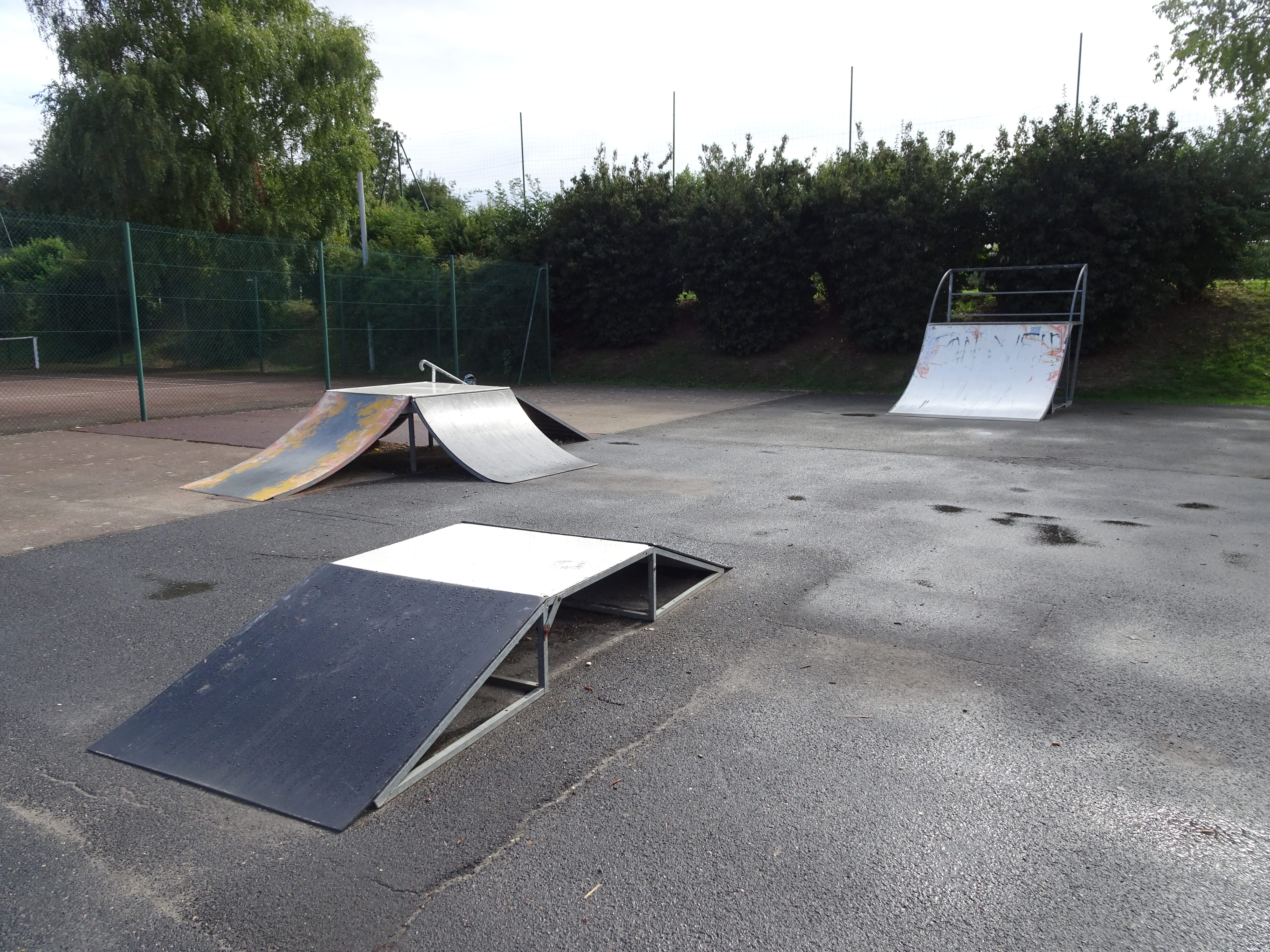 Belloy-en-France skatepark — photo 1