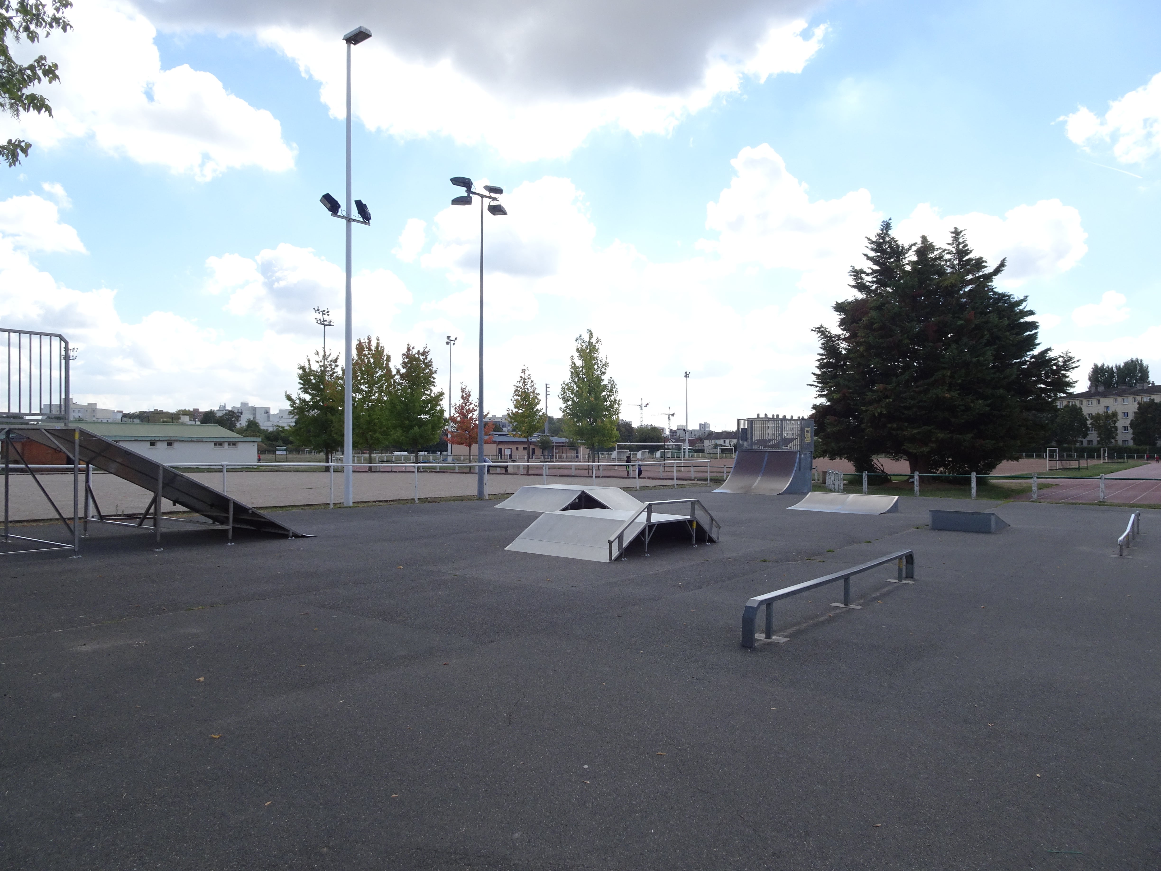 Deuil-la-Barre skatepark — photo 1