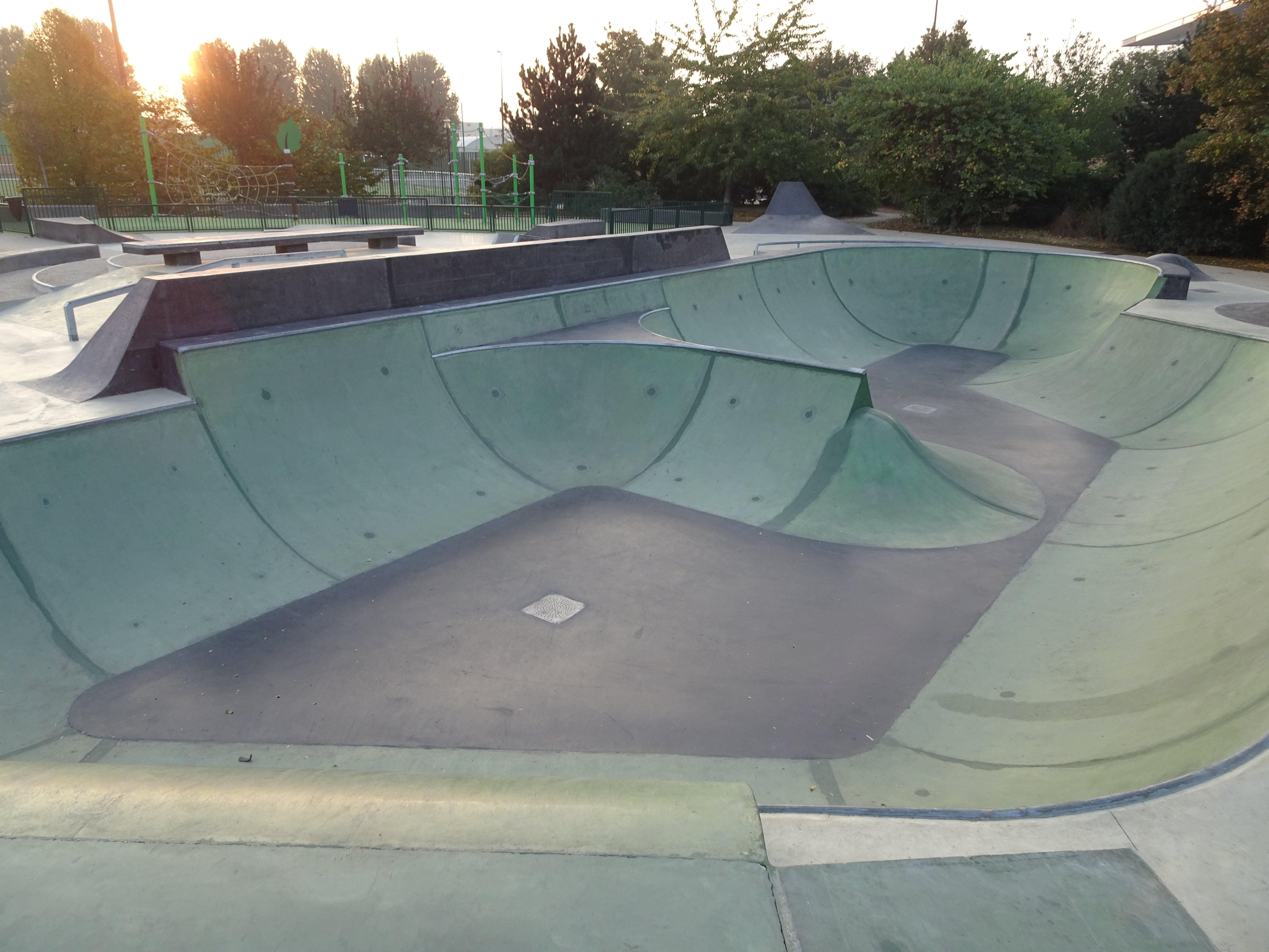 Gennevilliers skatepark — photo 1