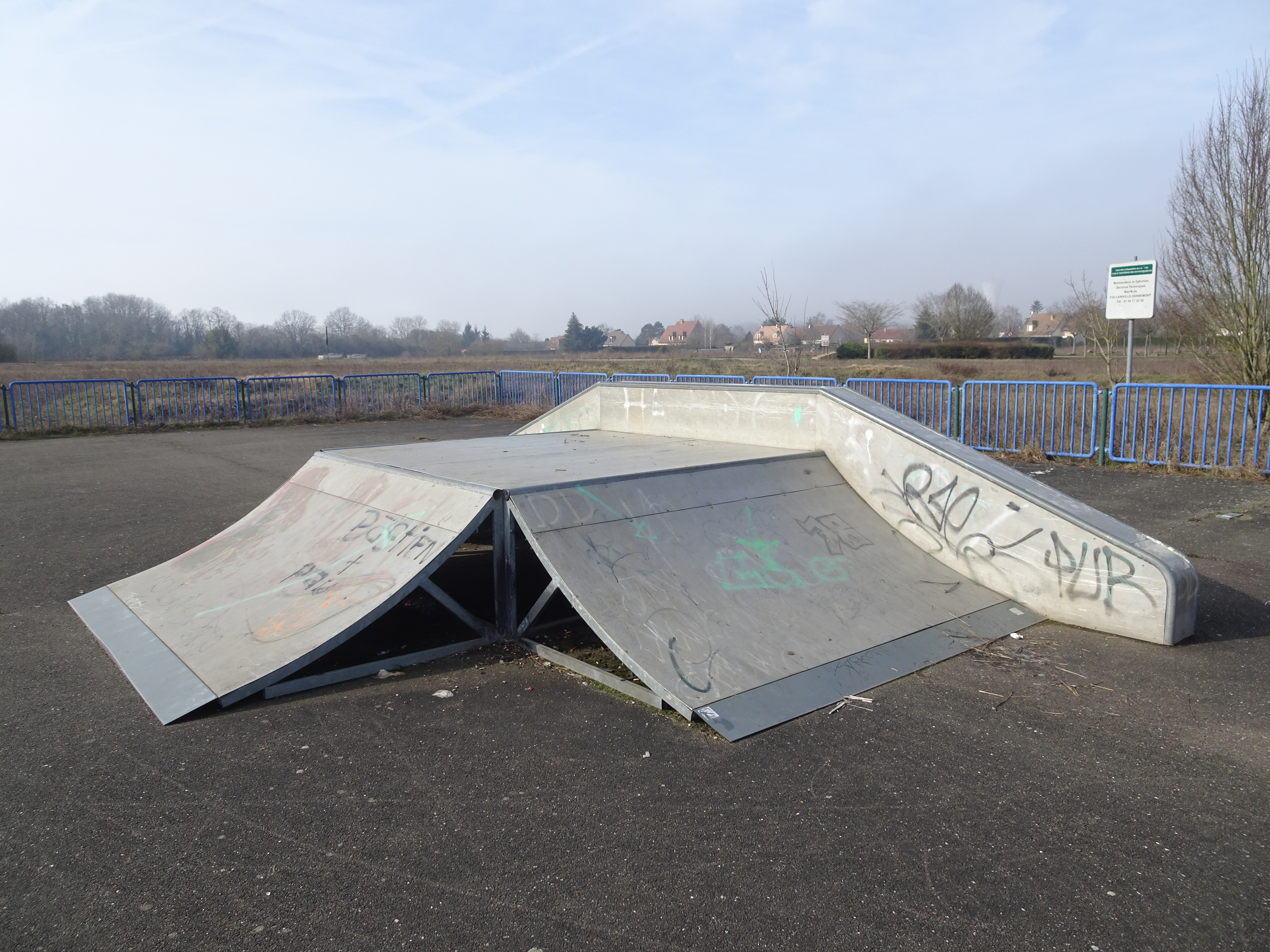 Follainville-Dennemont skatepark — photo 1