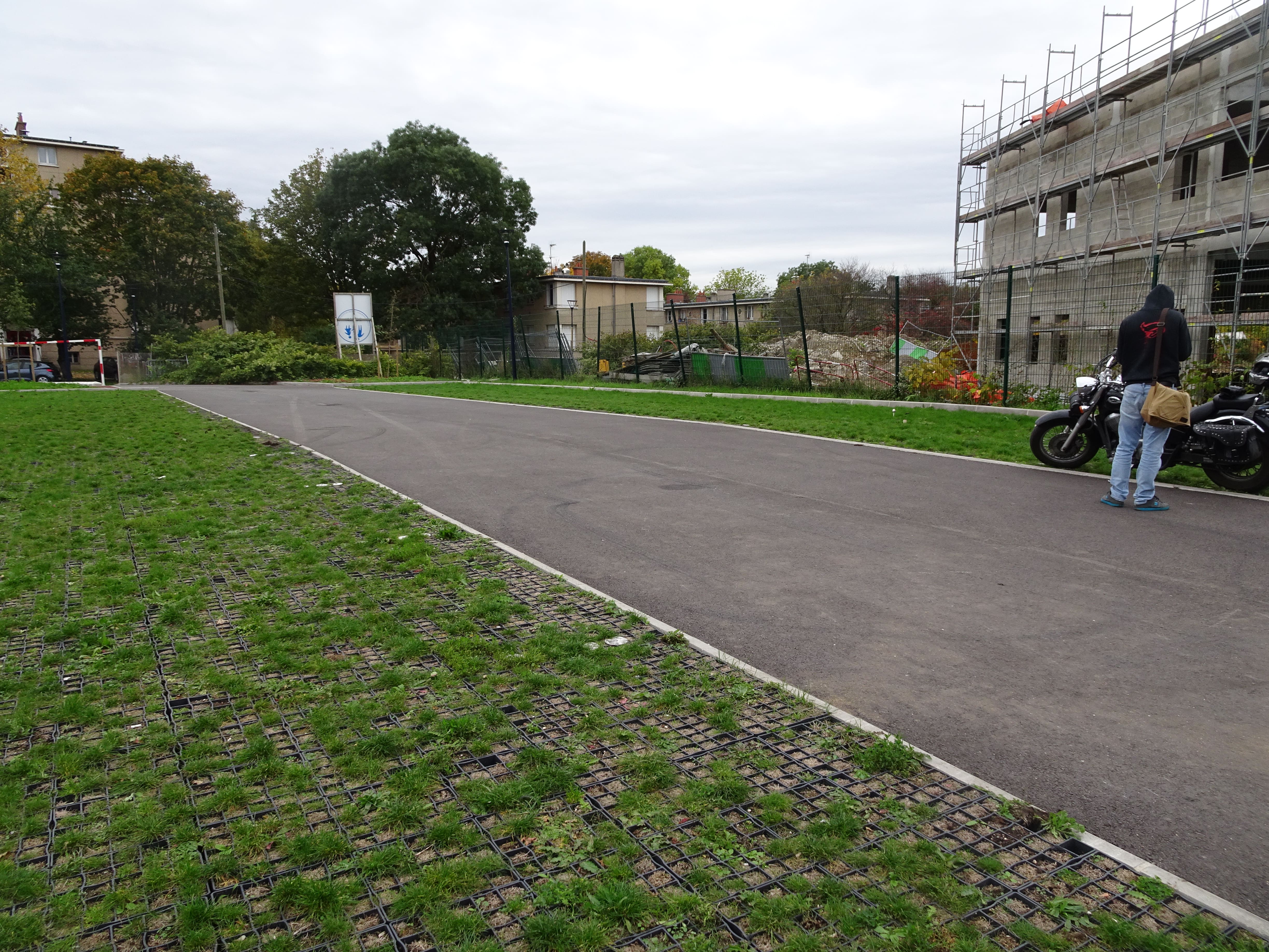 Dugny skatepark — photo 1