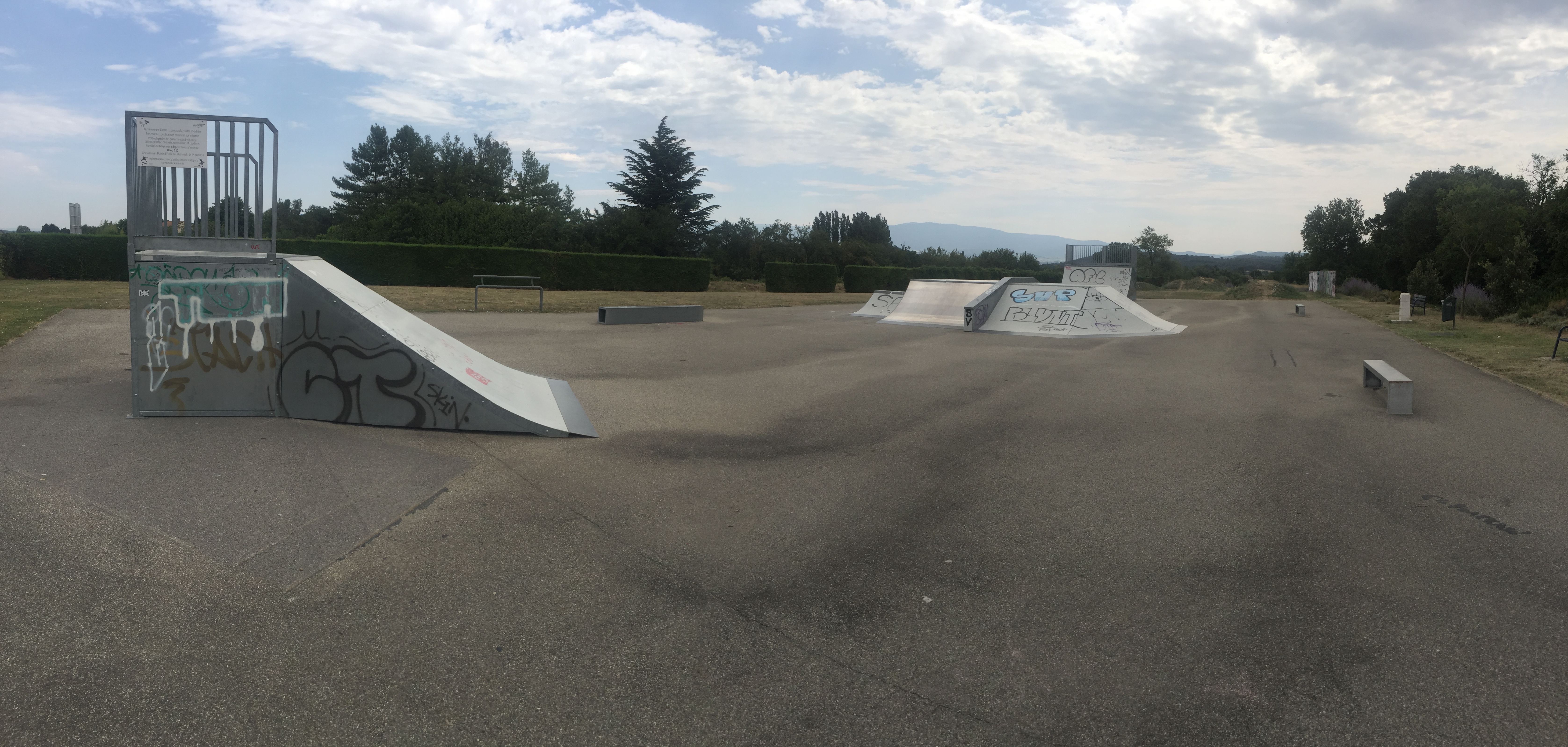 Étoile-sur-Rhône skatepark — photo 1