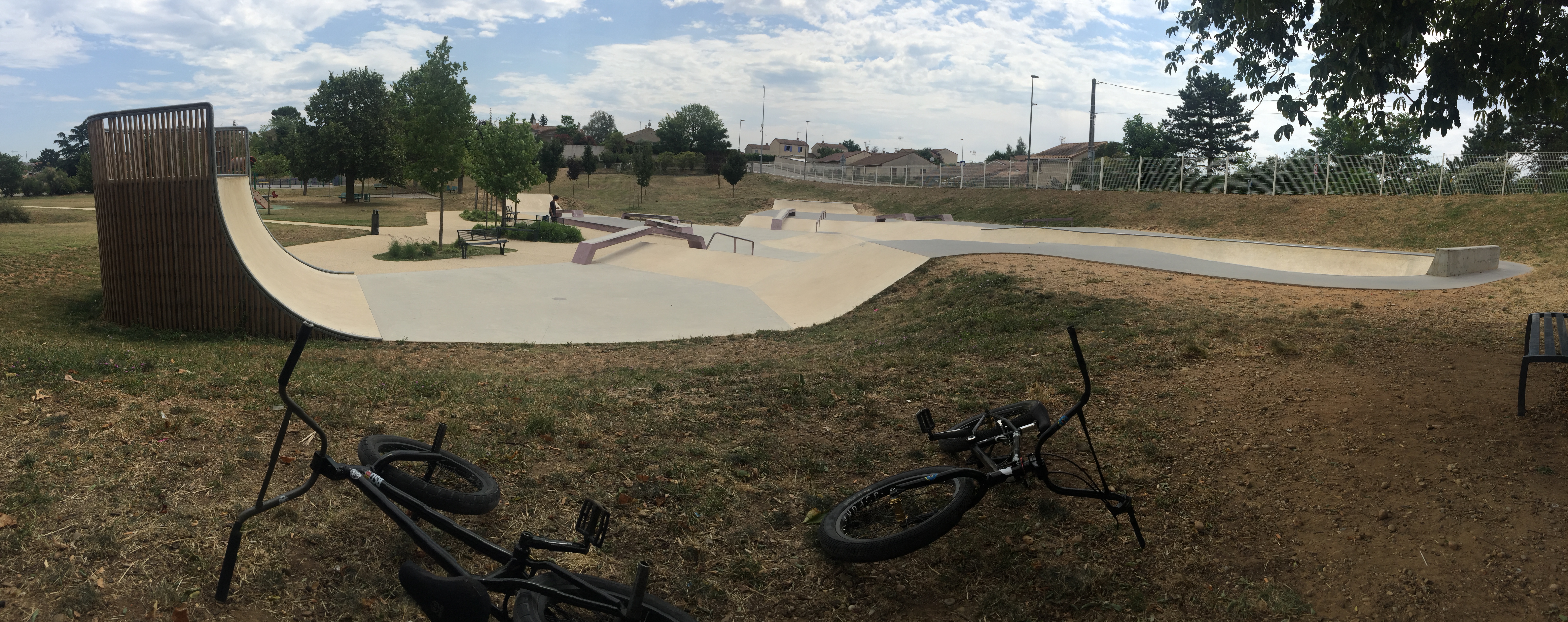 Saint-Marcel-lès-Valence skatepark — photo 1
