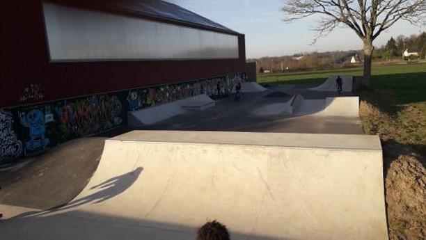 Saint-Médard-sur-Ille skatepark — photo 1