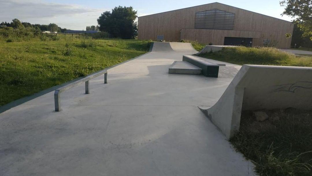 Les Loges-en-Josas skatepark — photo 1