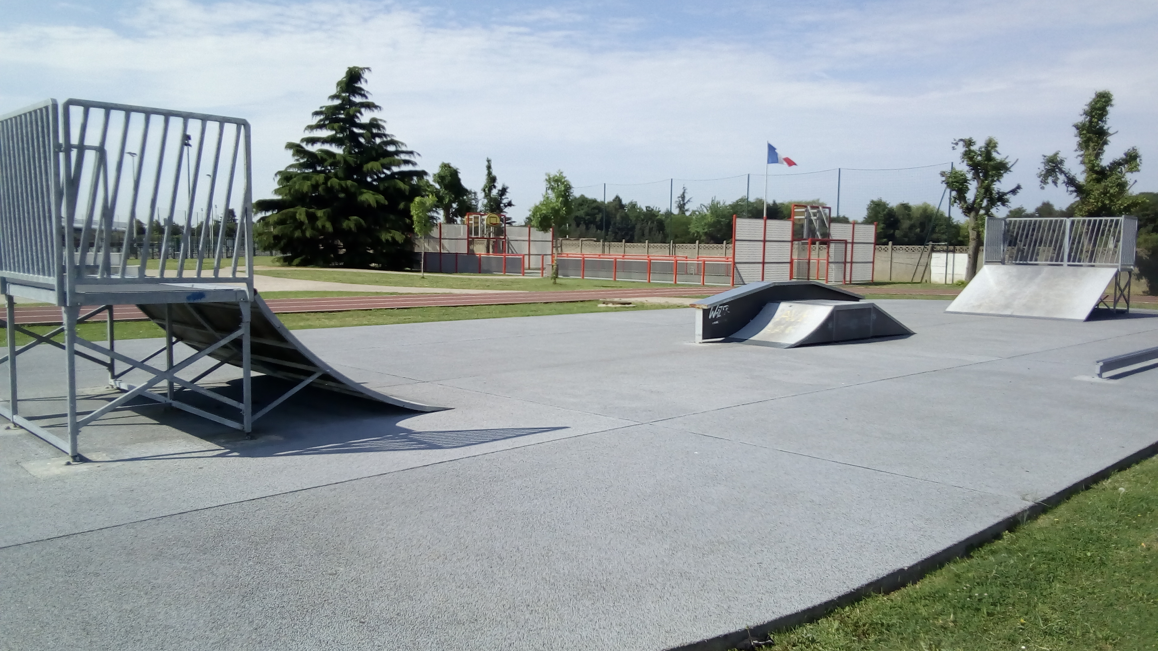 Paray-Vieille-Poste skatepark — photo 1