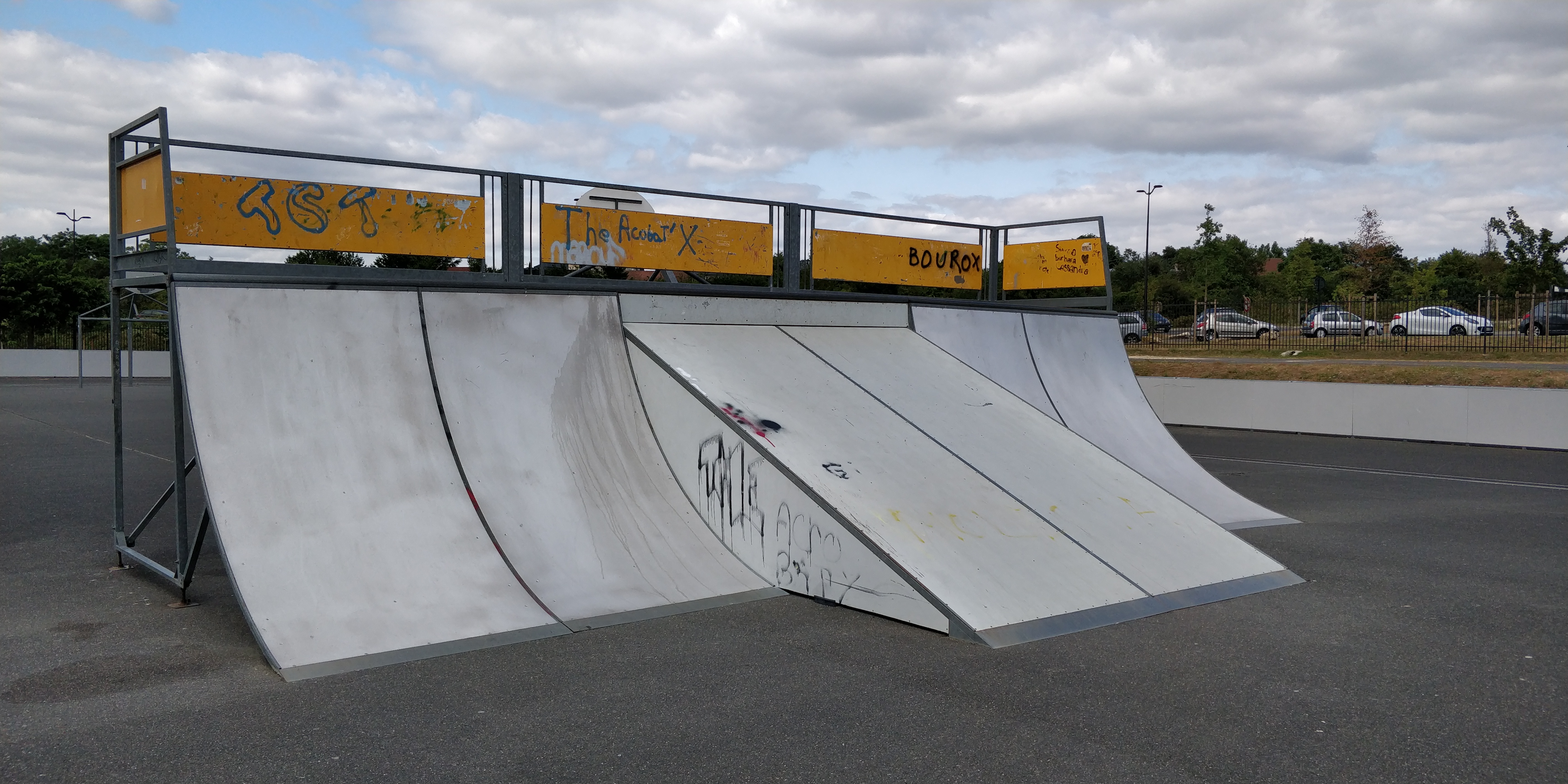 Montgeron skatepark — photo 1