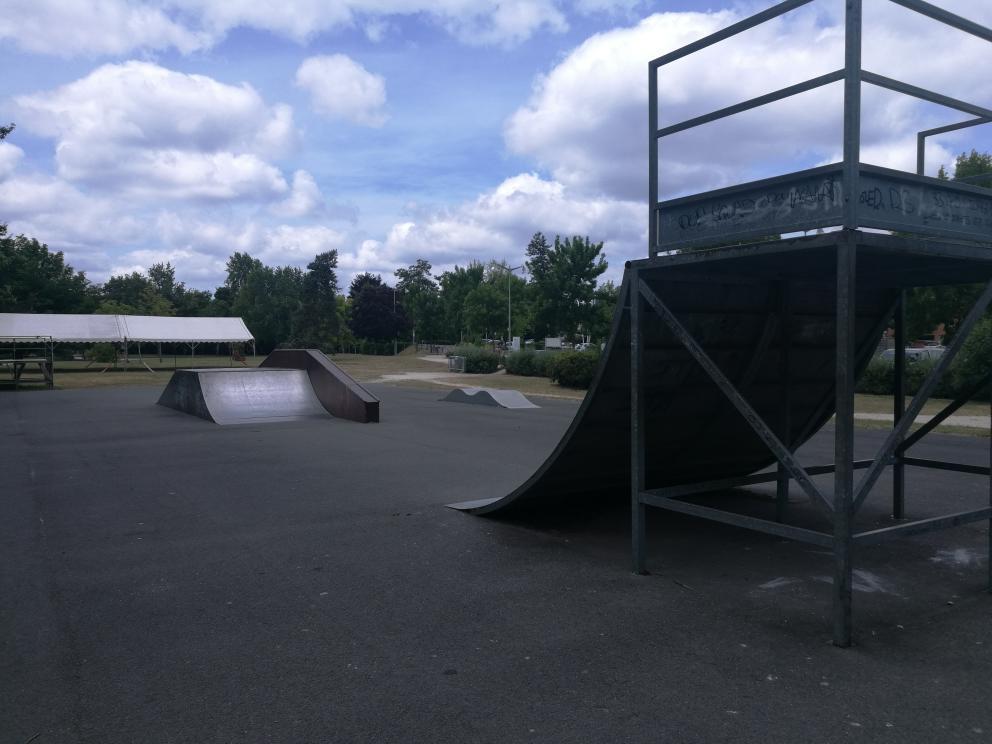 Castelnau-de-Médoc skatepark — photo 1