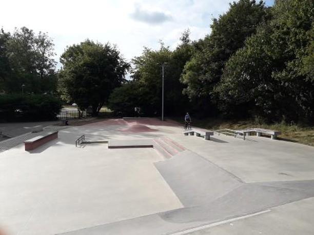 Gouesnou skatepark — photo 1