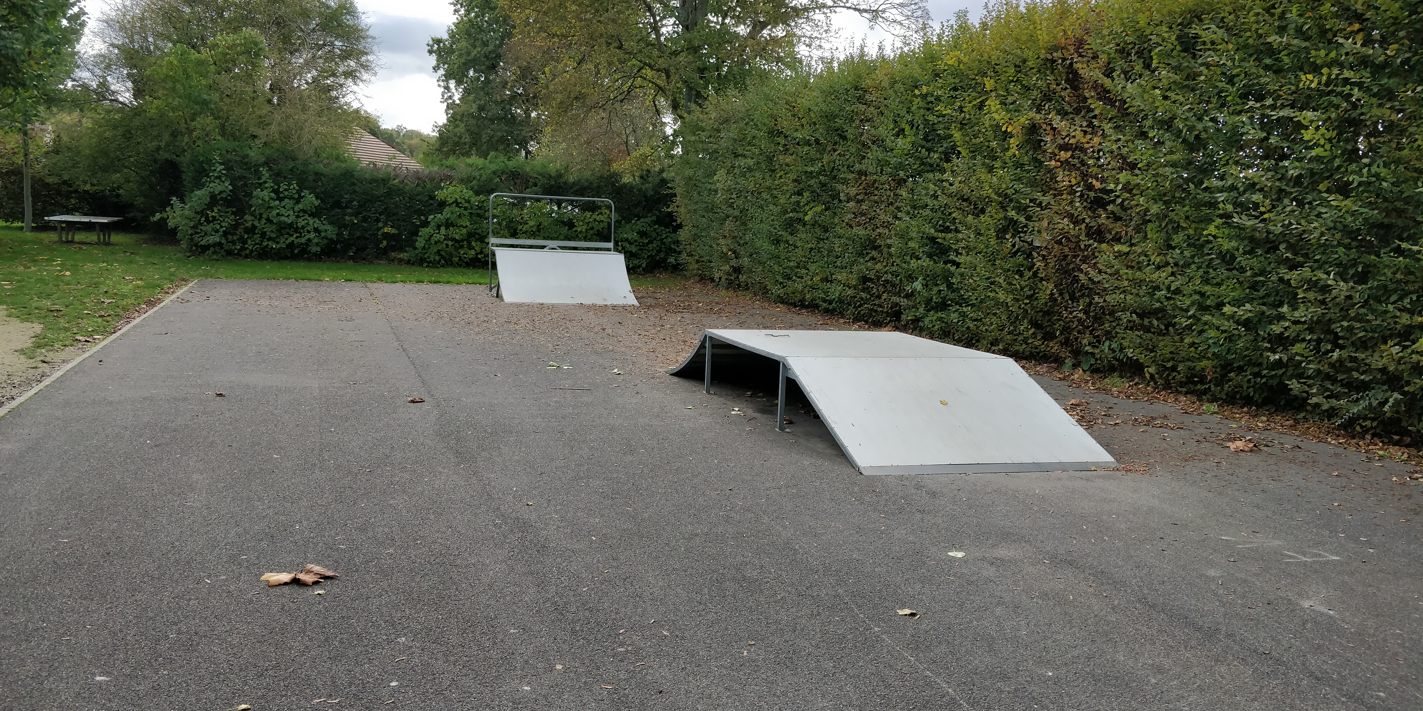 Sivry-Courtry skatepark — photo 1