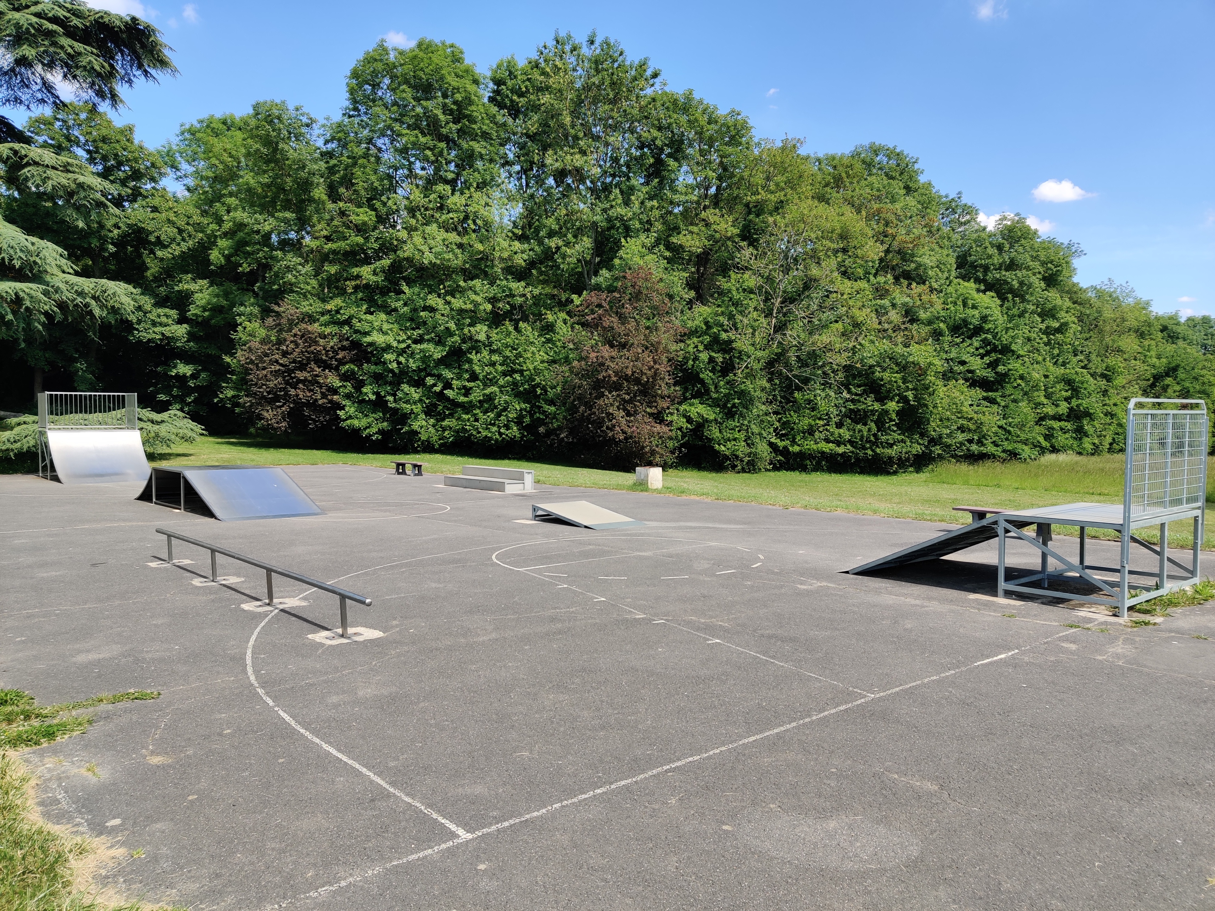 Quincy-Voisins skatepark — photo 1