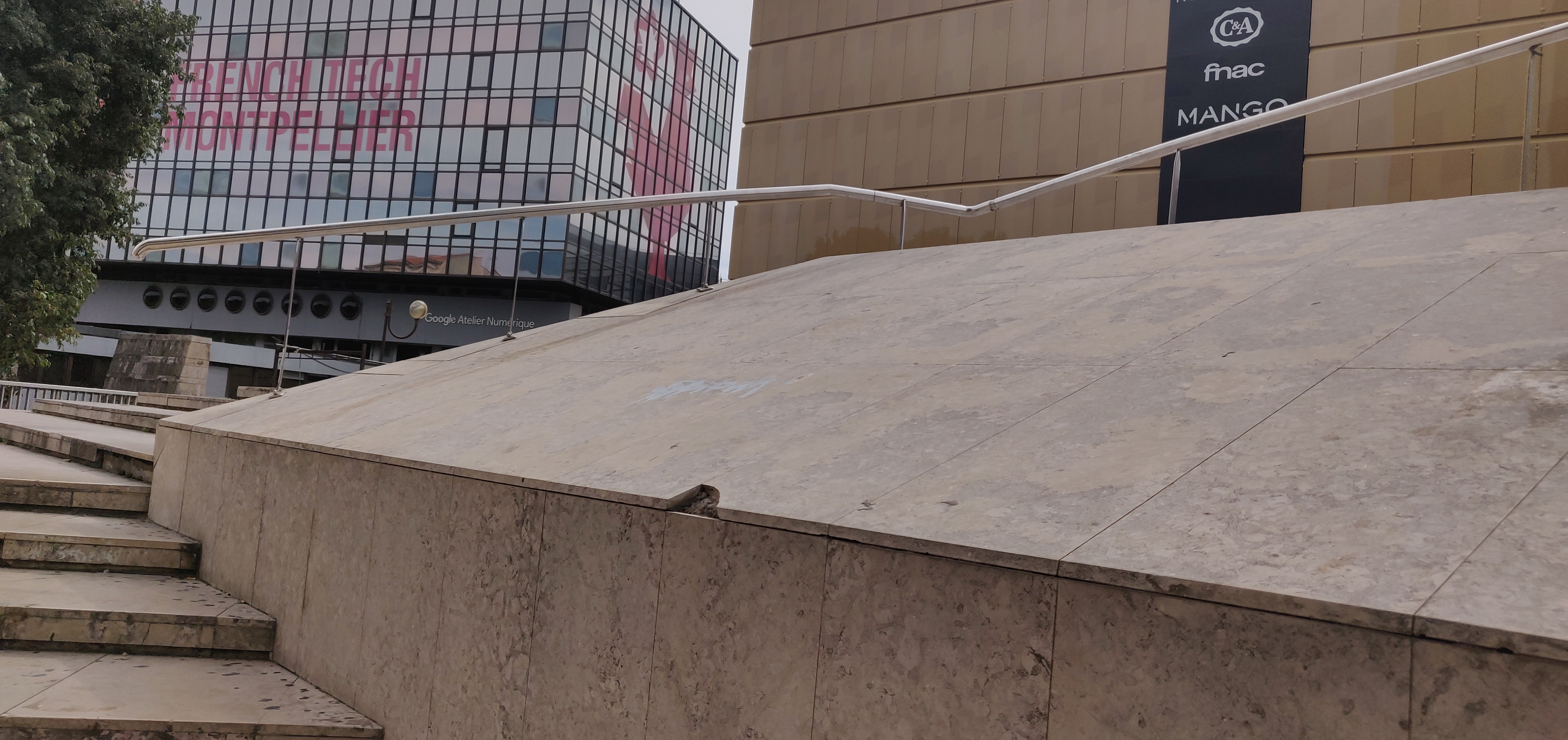 Little ledge and rails — photo 1