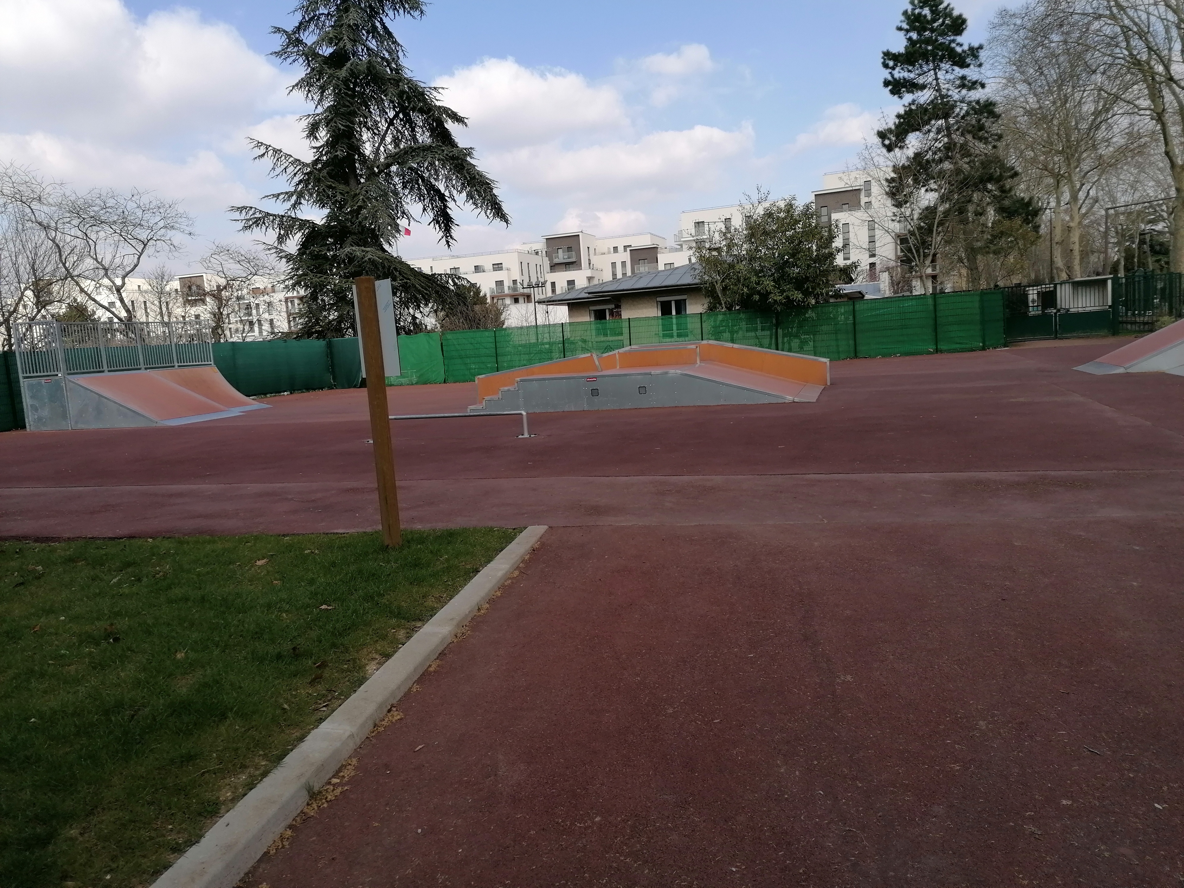 Rueil-Malmaison skatepark — photo 1