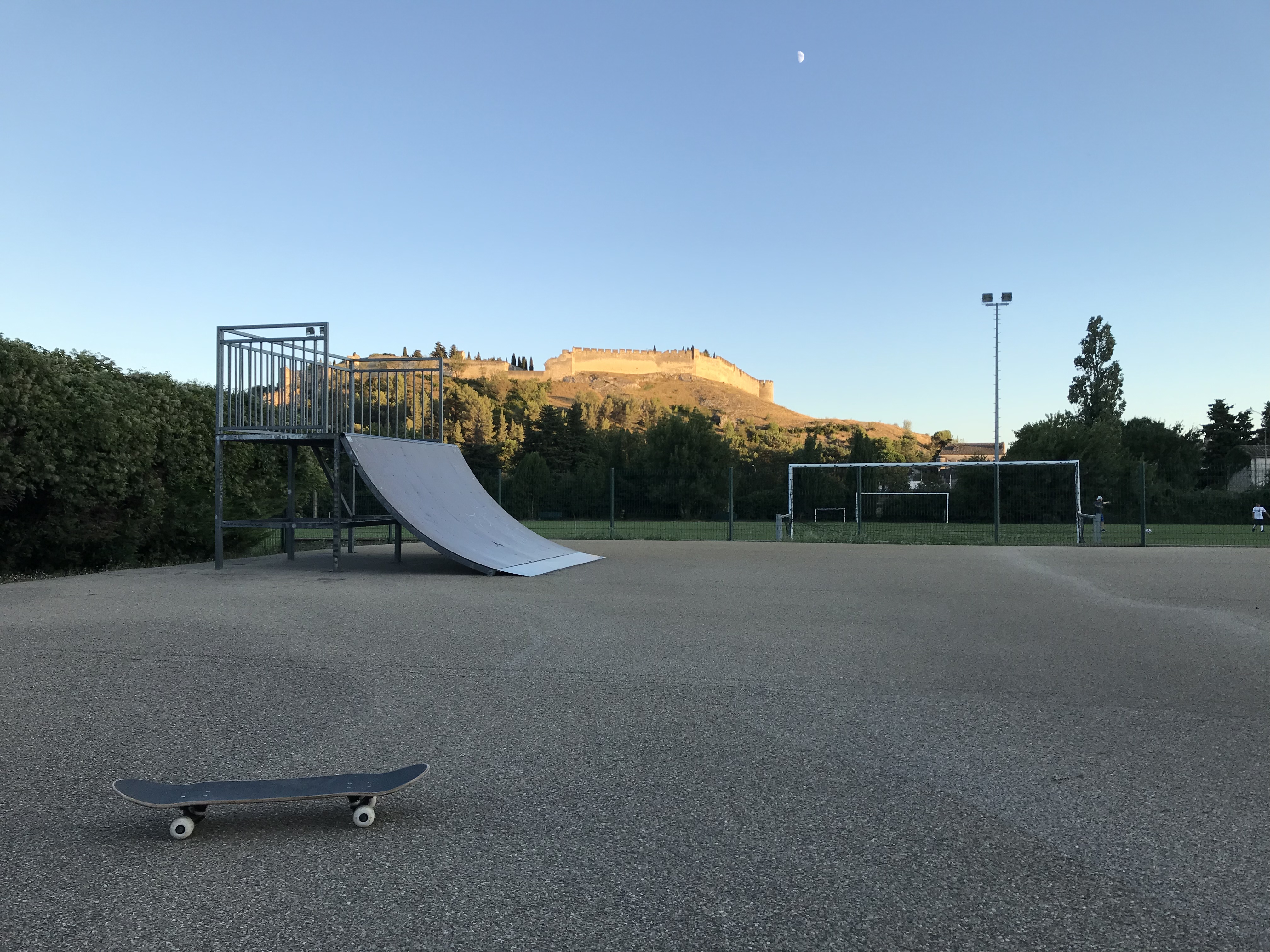 Villeneuve-lès-Avignon skatepark — photo 1