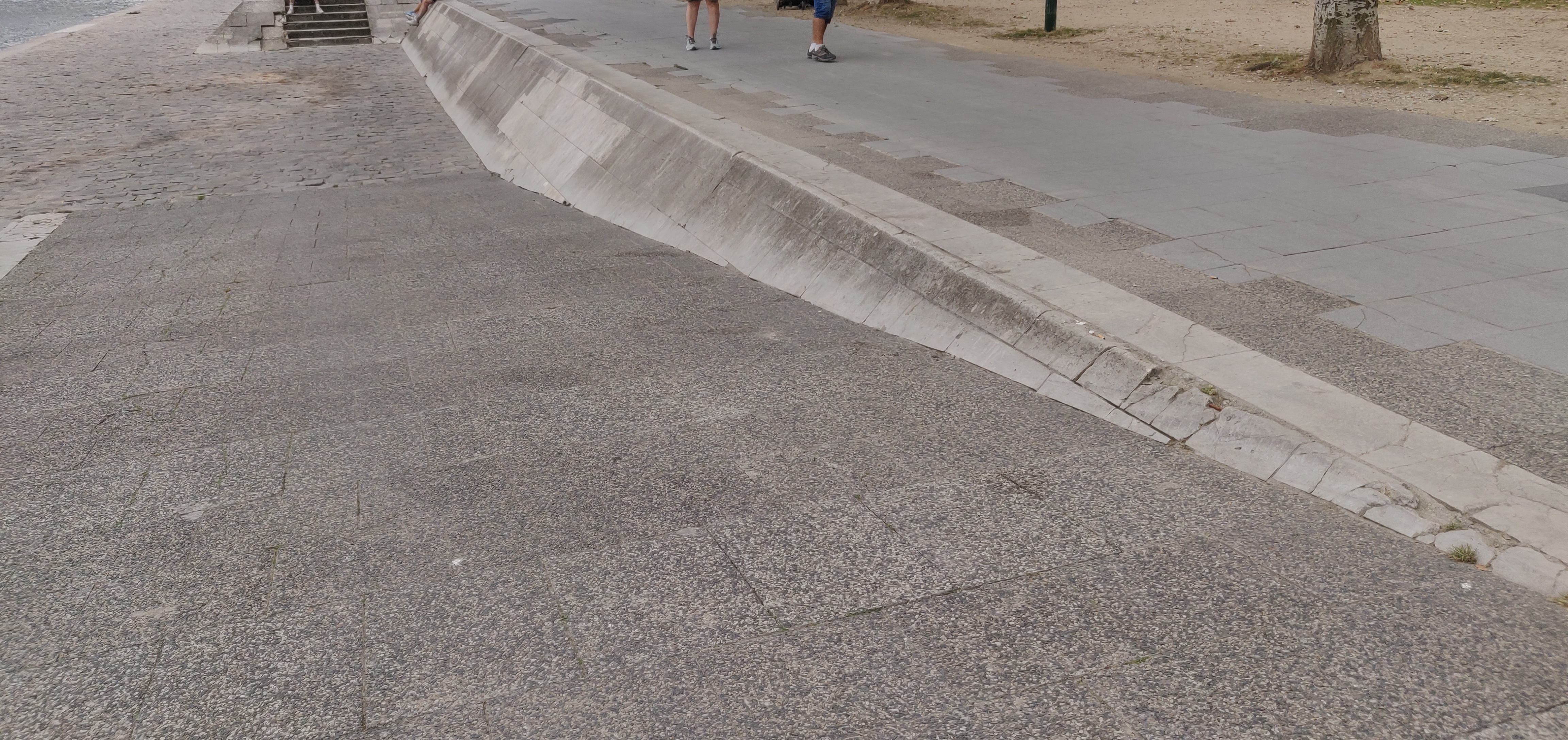 Rue de Poissy Spot — photo 1