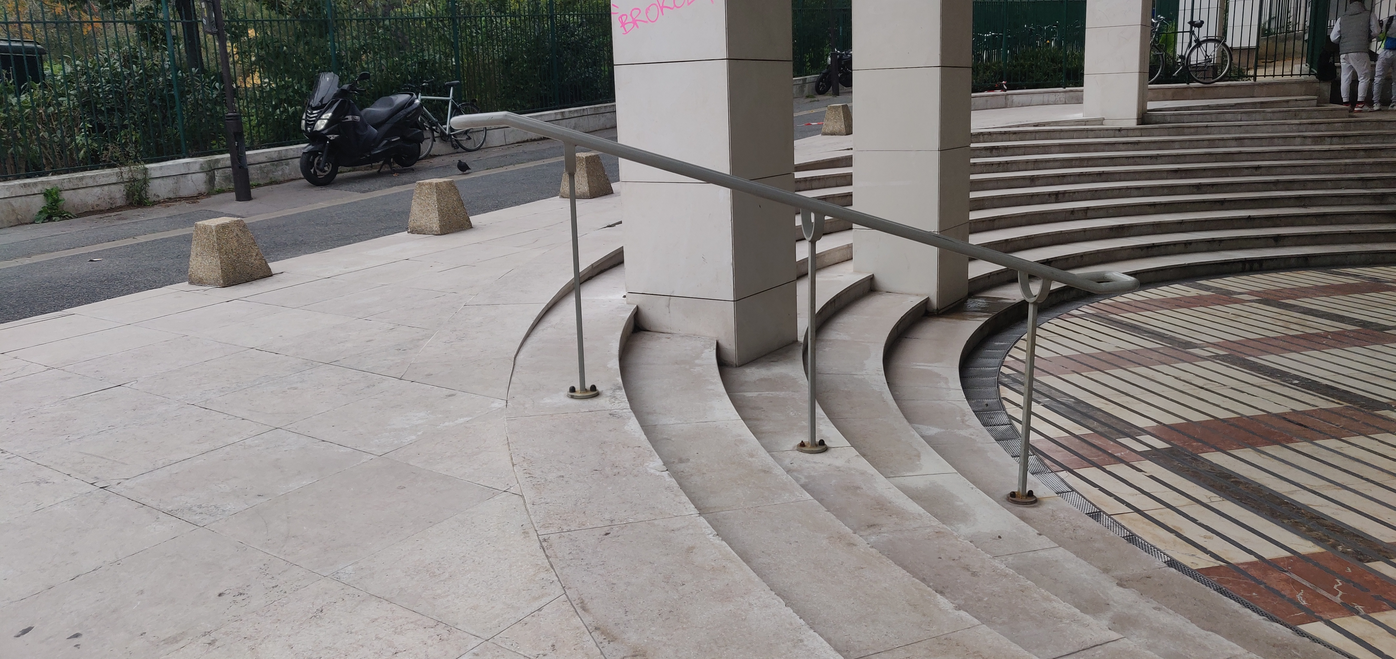 Valmy rail — photo 1