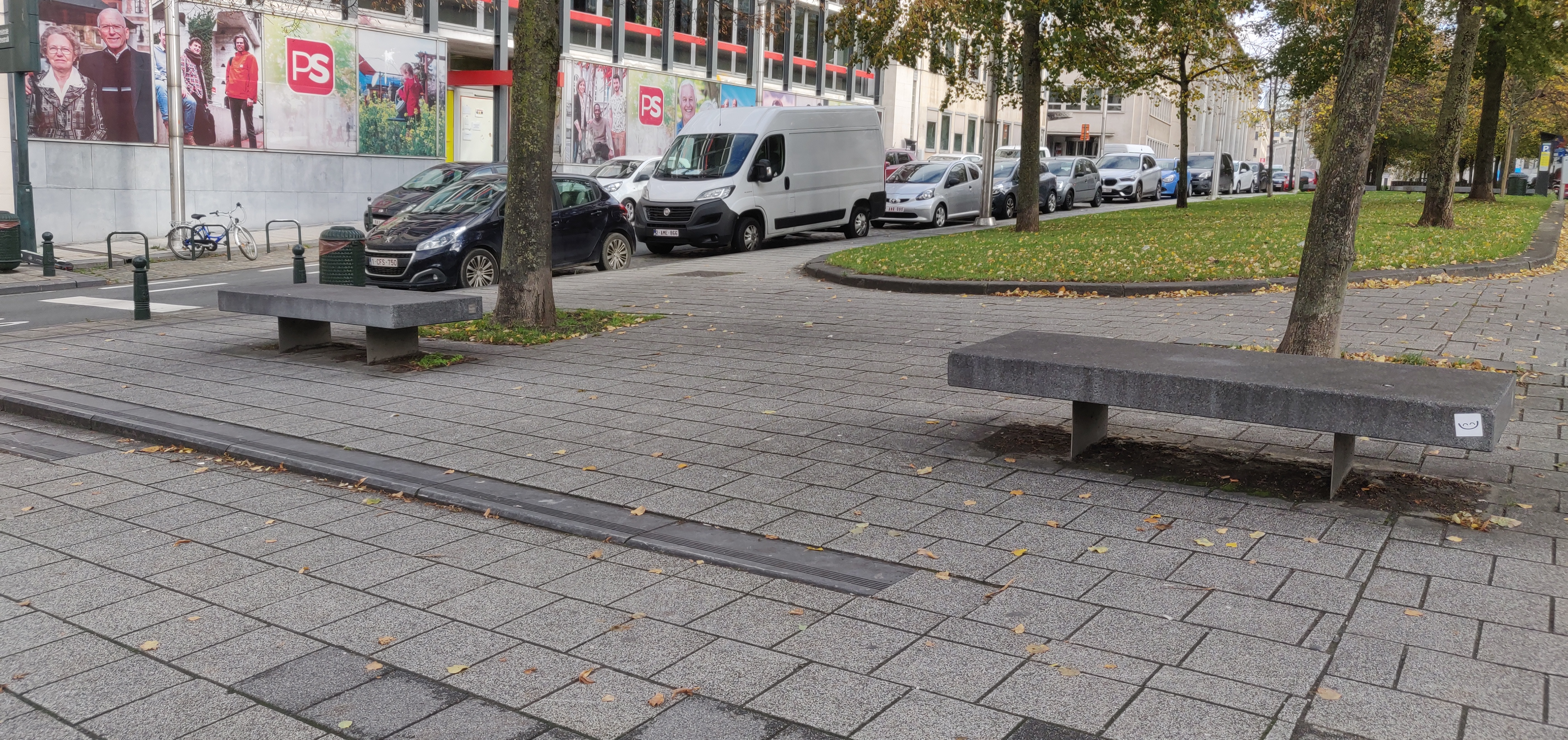 Two curbs — photo 1