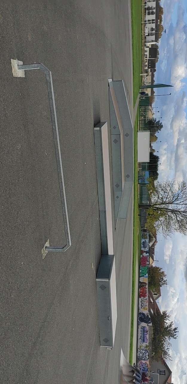 Rozay-en-Brie little skatepark — photo 1