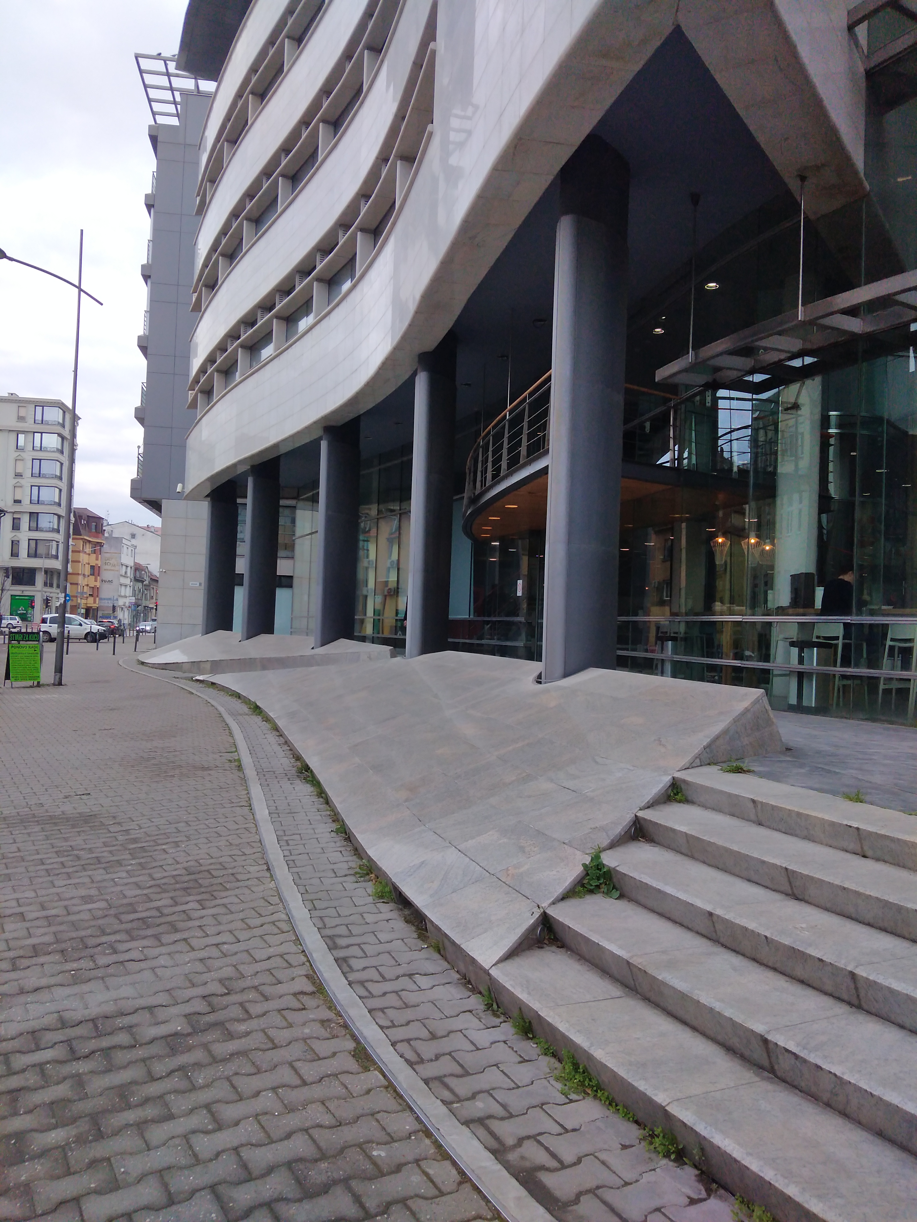 Merble banks Novi Sad — photo 1