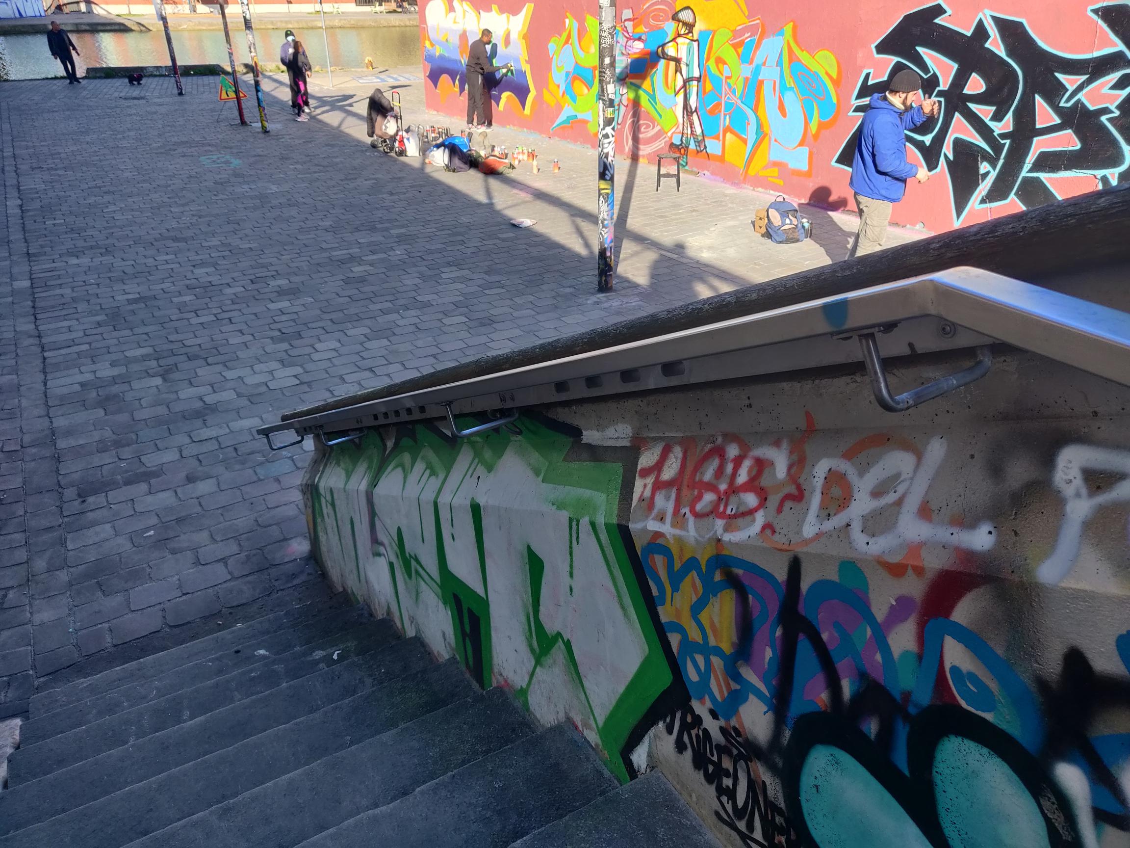 Flat bar Pantin — photo 1