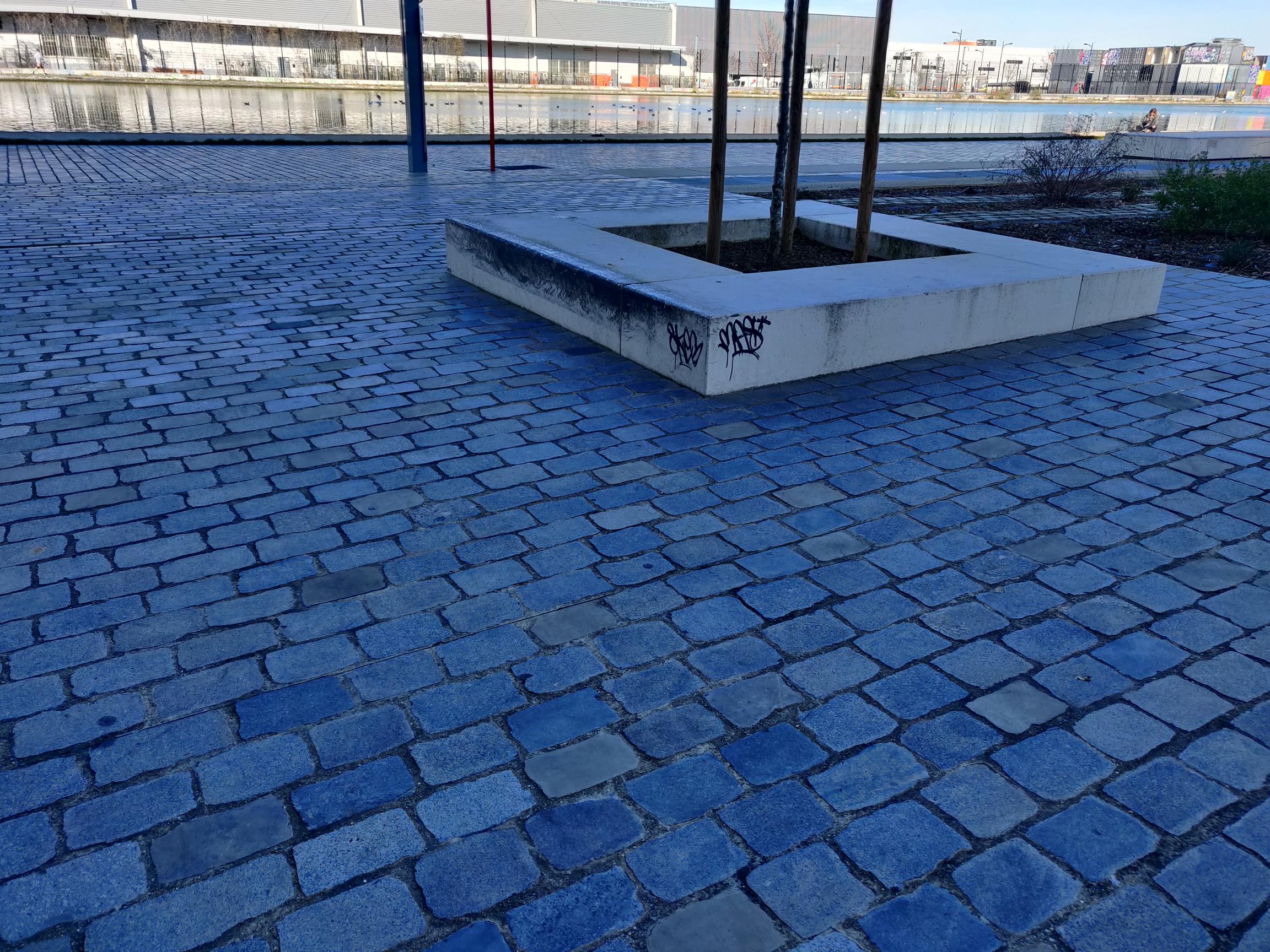 Curbs Pantin — photo 1