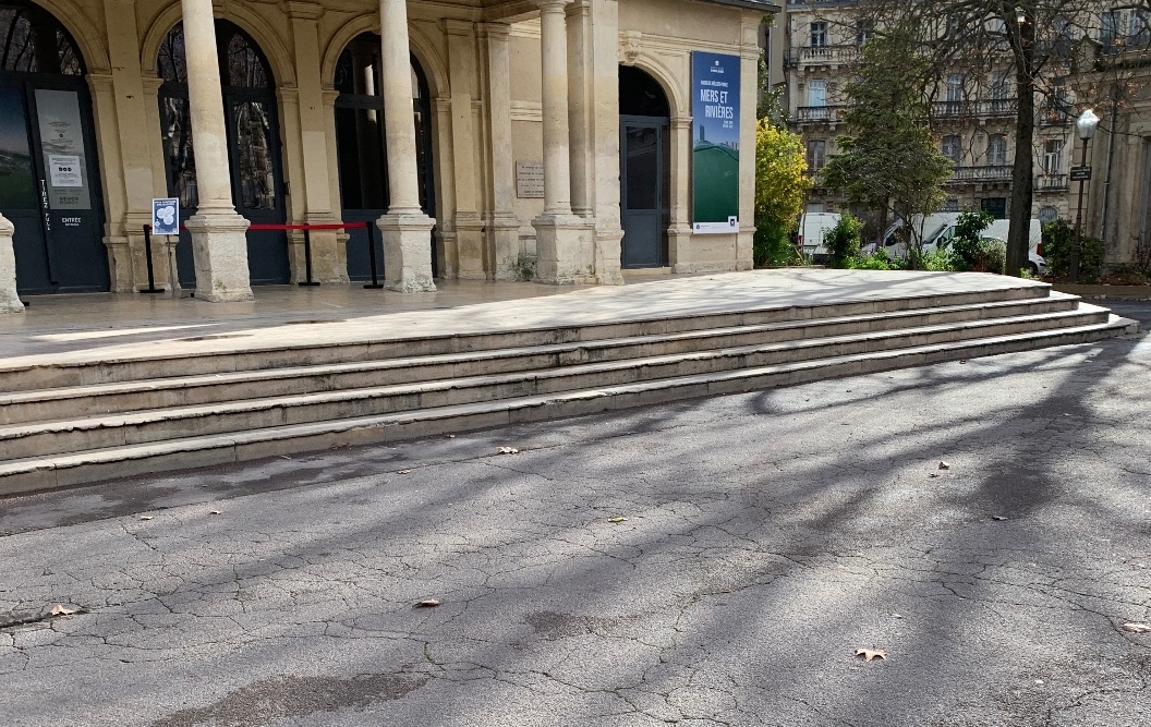 Long curb/stairs — photo 1