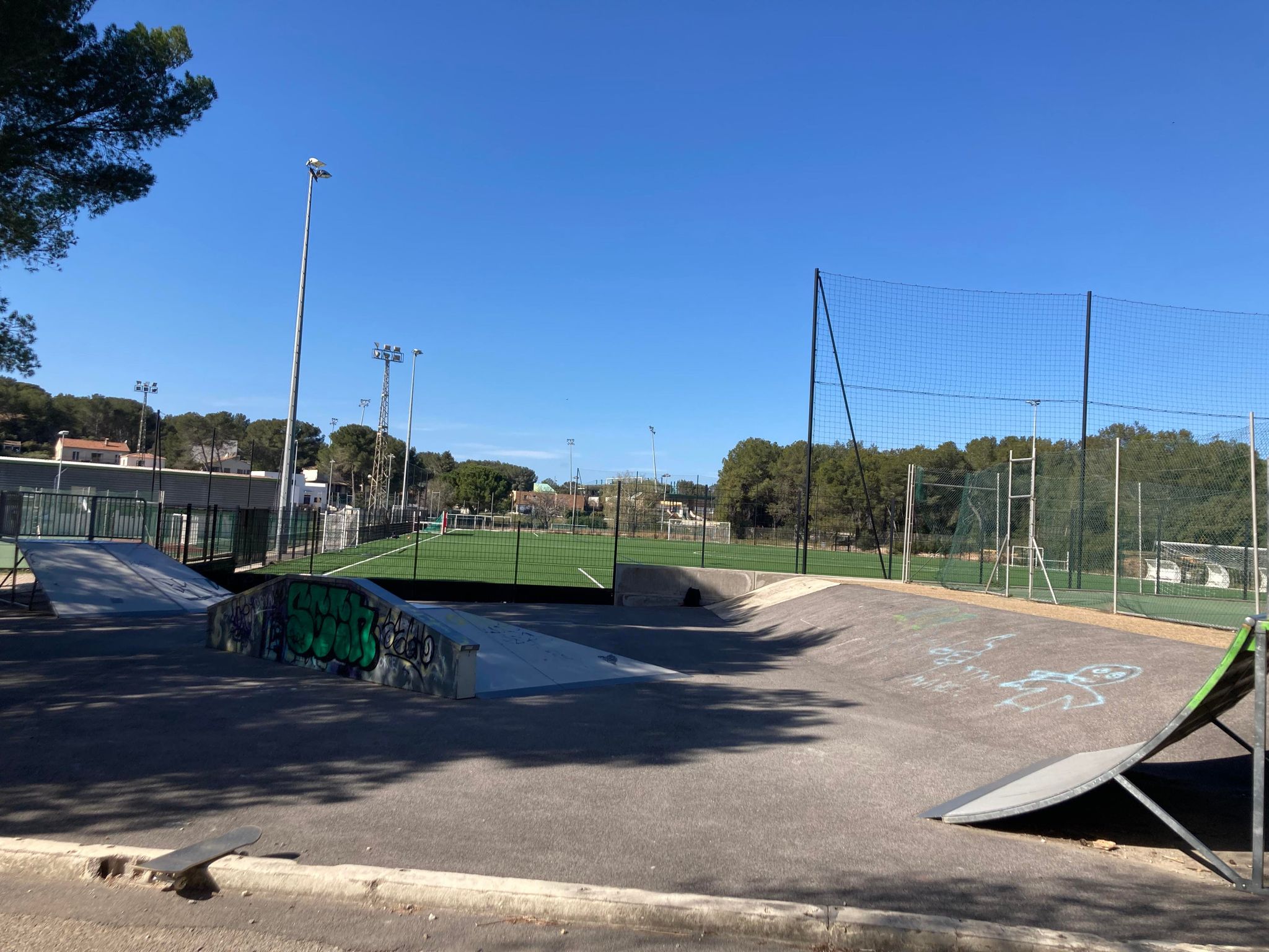 Vergèze skatepark — photo 1