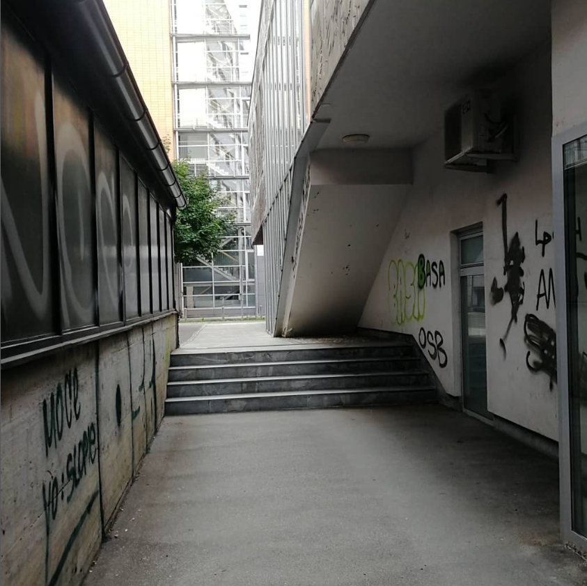 LJ spot #6 — photo 1